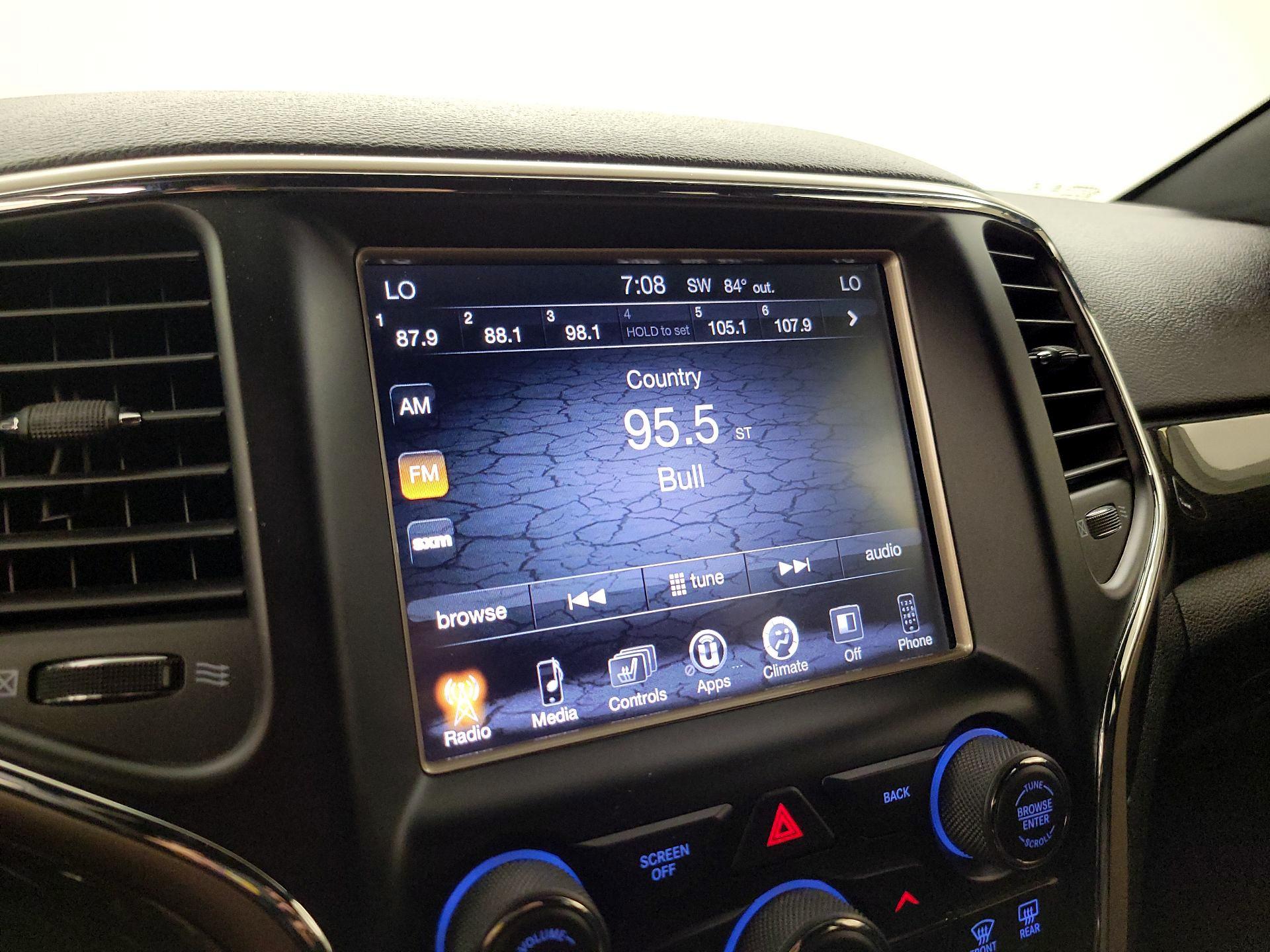 Thumbnail: 2016 Jeep Grand Cherokee - 15