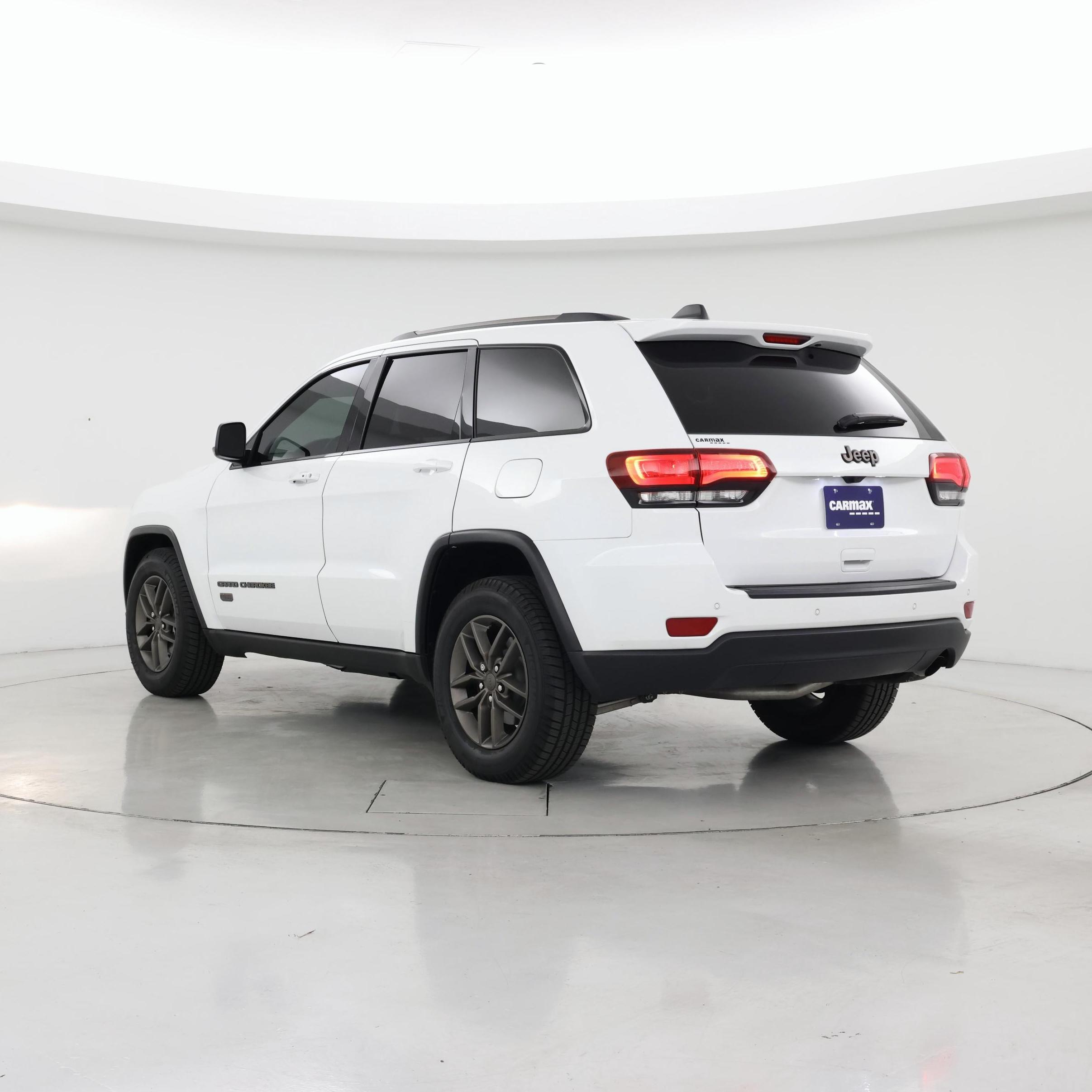 Thumbnail: 2016 Jeep Grand Cherokee - 2