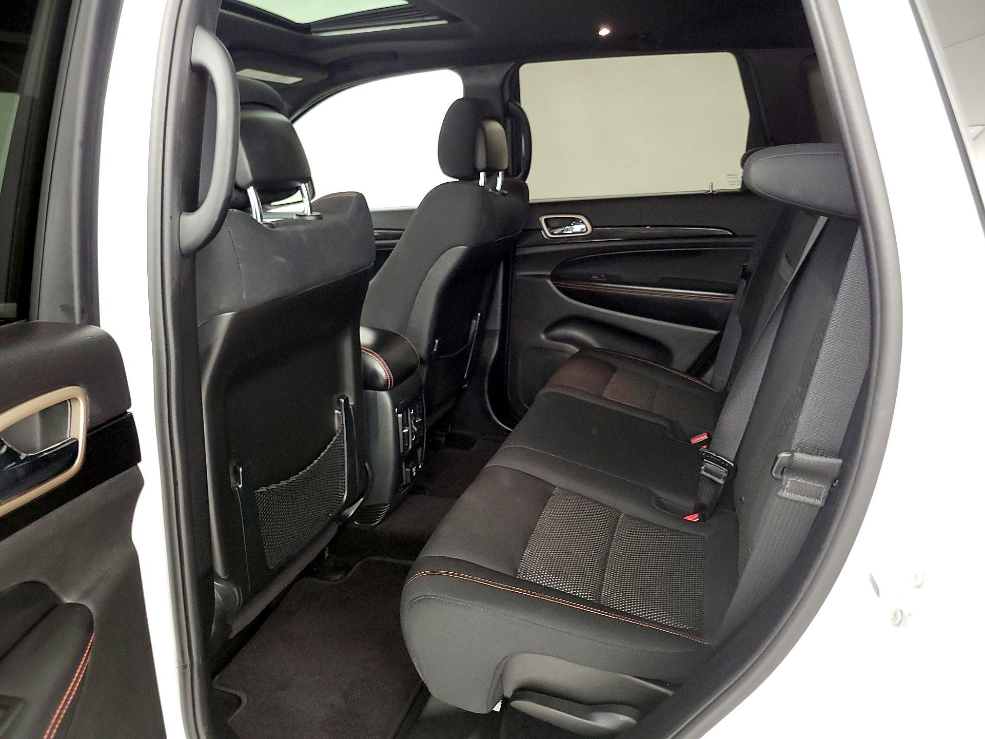 Thumbnail: 2016 Jeep Grand Cherokee - 20