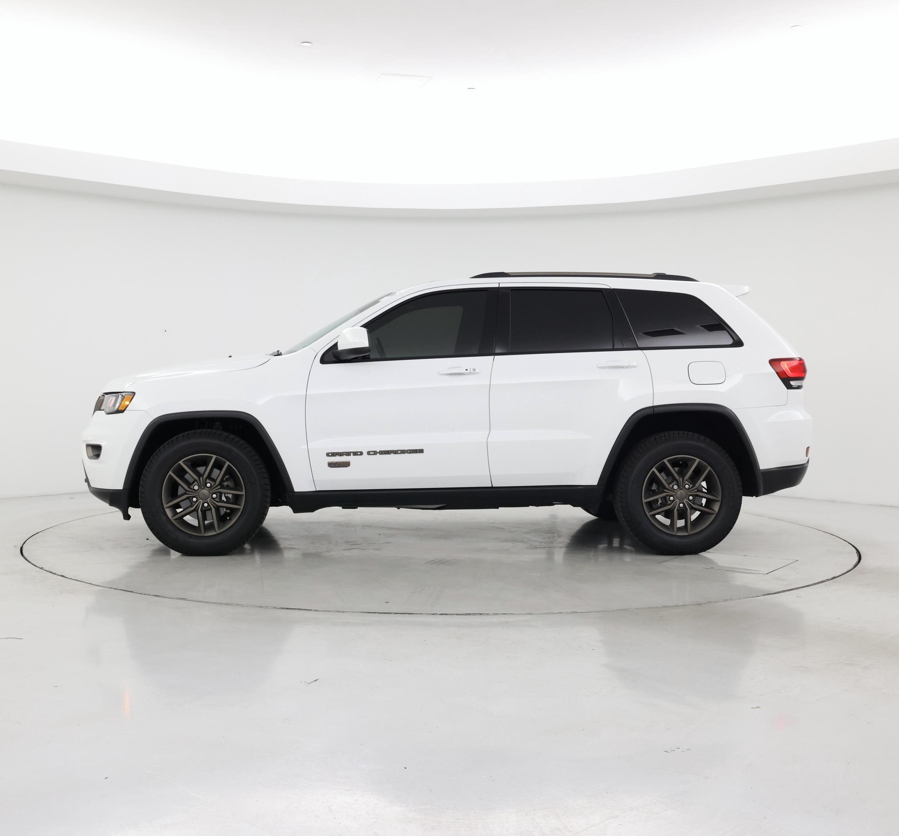 Thumbnail: 2016 Jeep Grand Cherokee - 3
