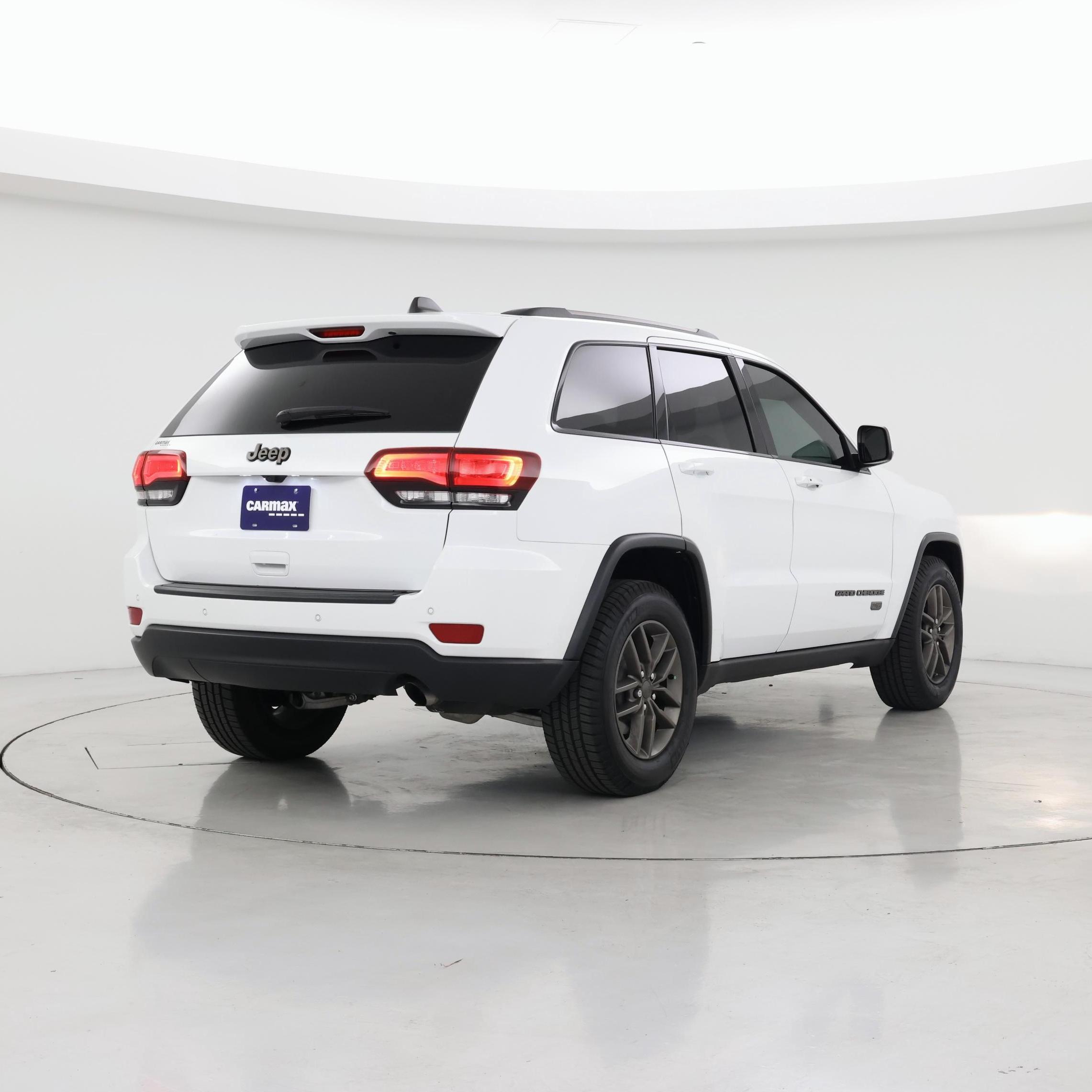 Thumbnail: 2016 Jeep Grand Cherokee - 8