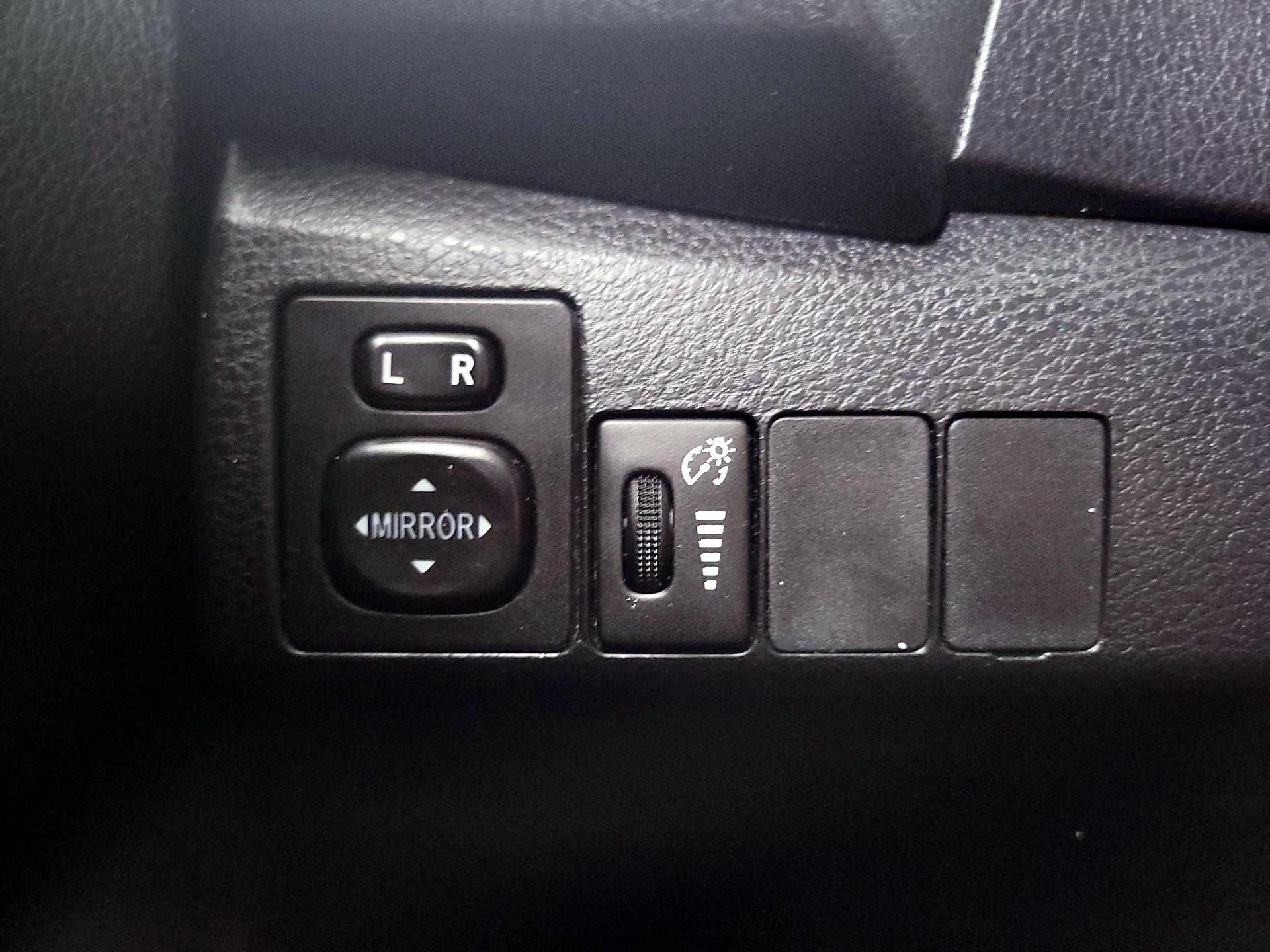 Thumbnail: 2016 Toyota Corolla - 13