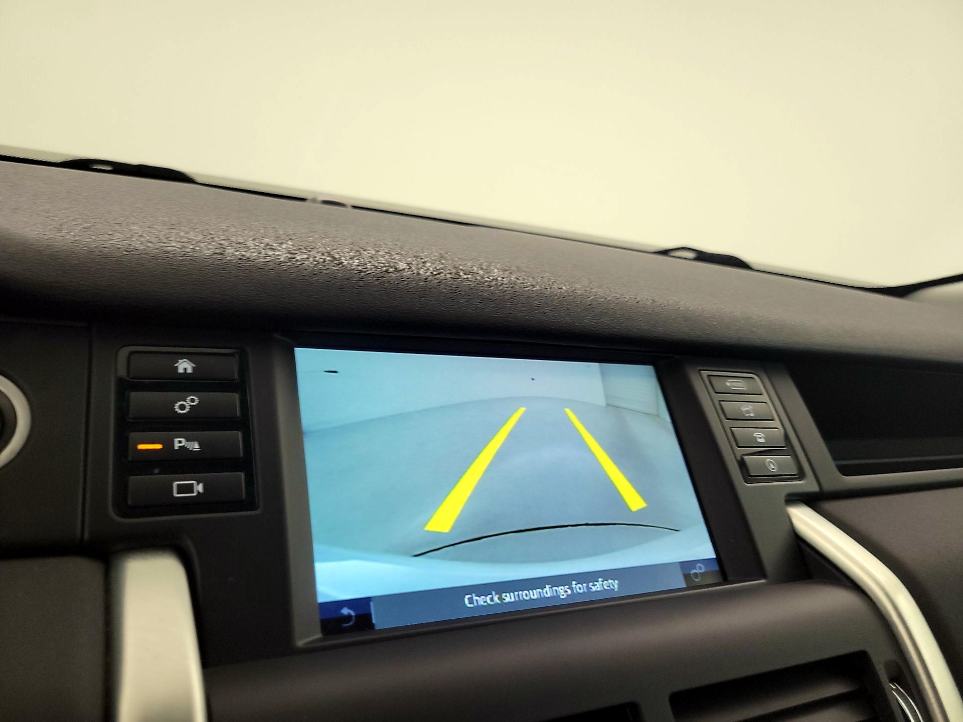 Thumbnail: 2019 Land Rover Discovery Sport - 15