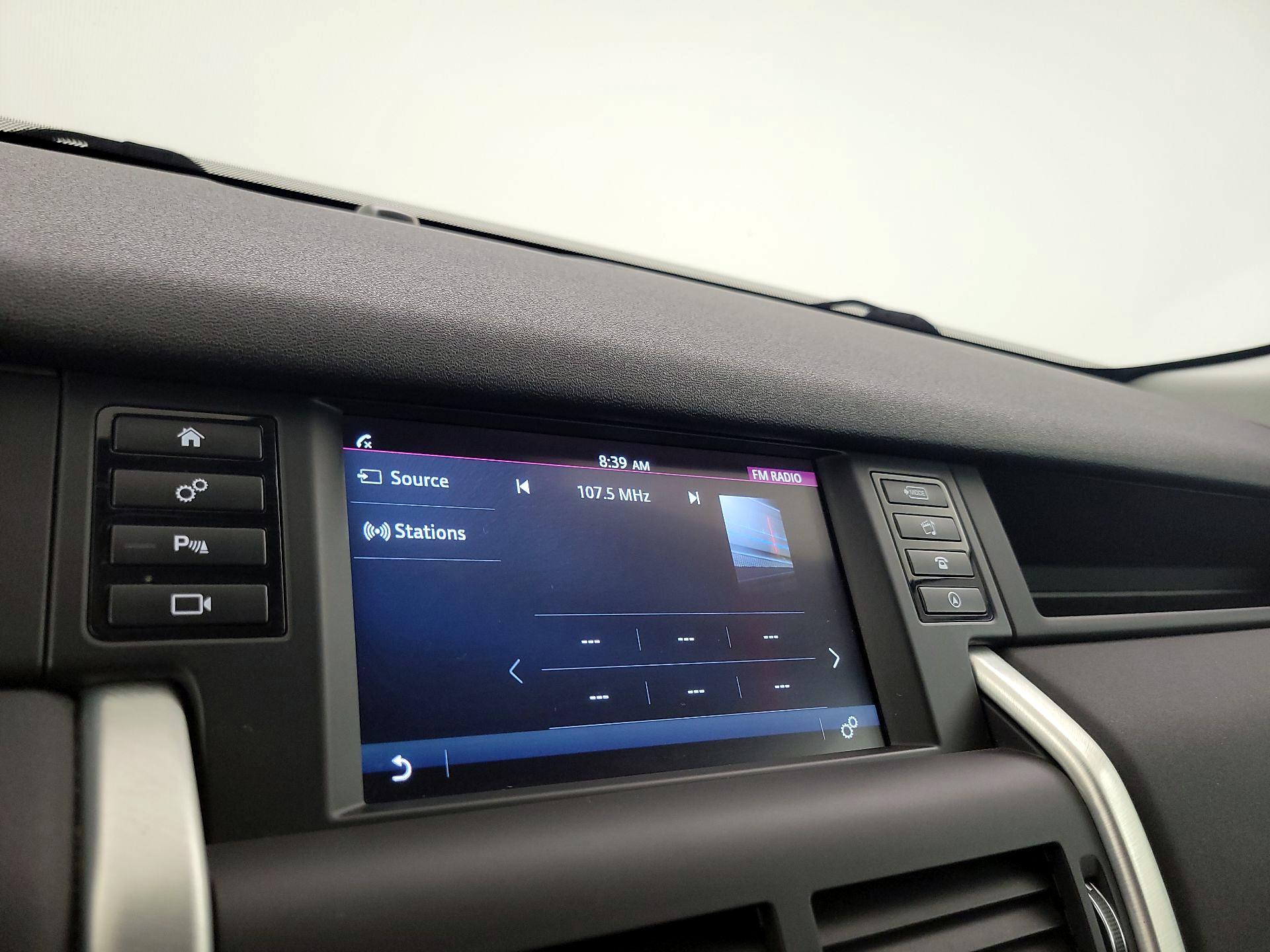 Thumbnail: 2019 Land Rover Discovery Sport - 16