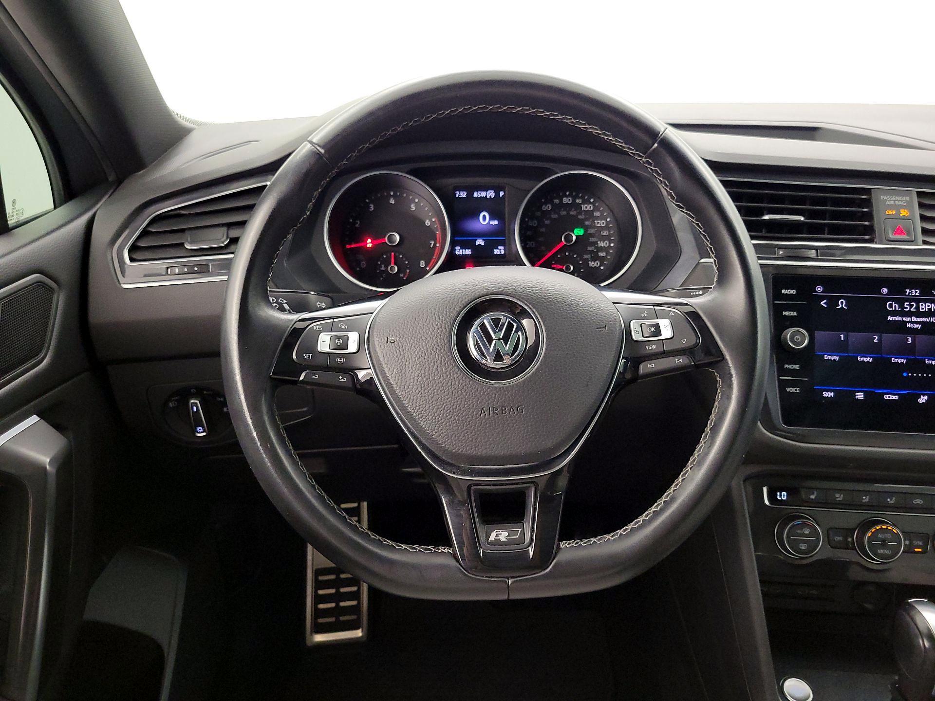 Thumbnail: 2021 Volkswagen Tiguan - 10