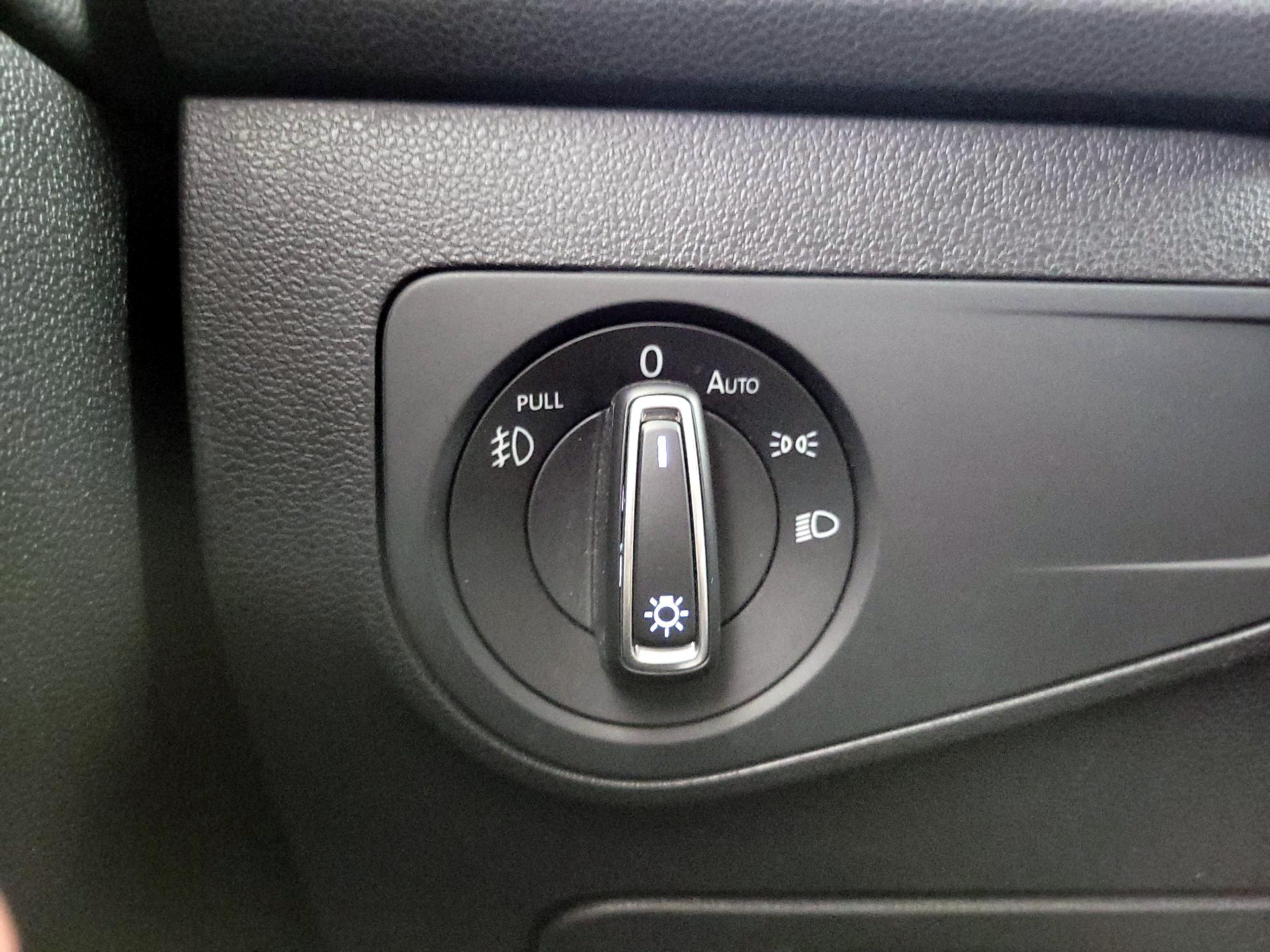 Thumbnail: 2021 Volkswagen Tiguan - 13