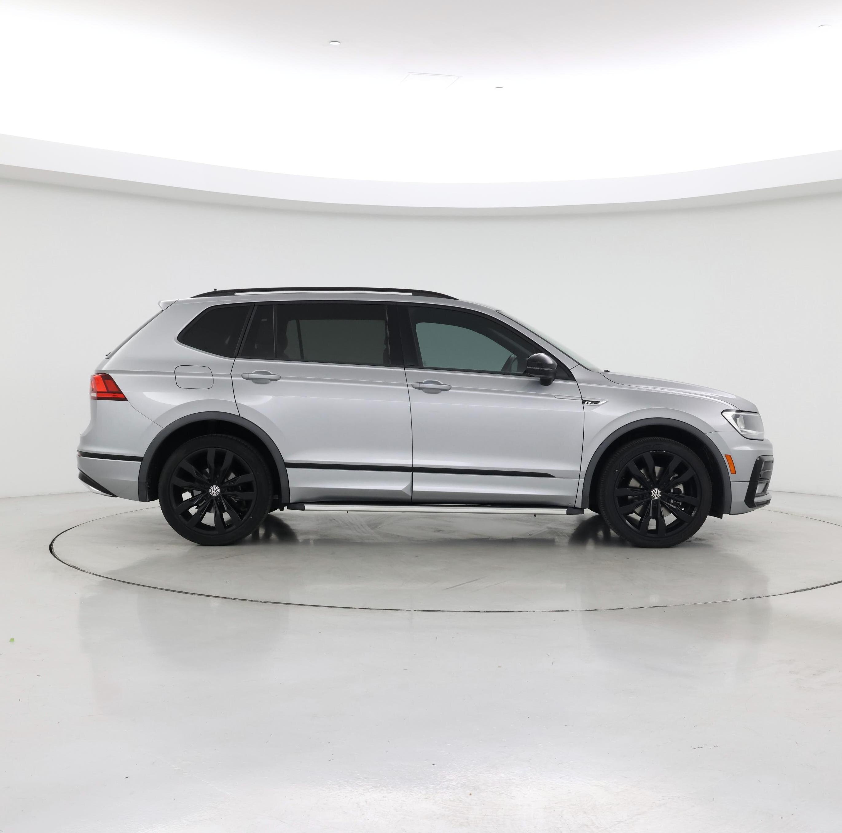 Thumbnail: 2021 Volkswagen Tiguan - 7