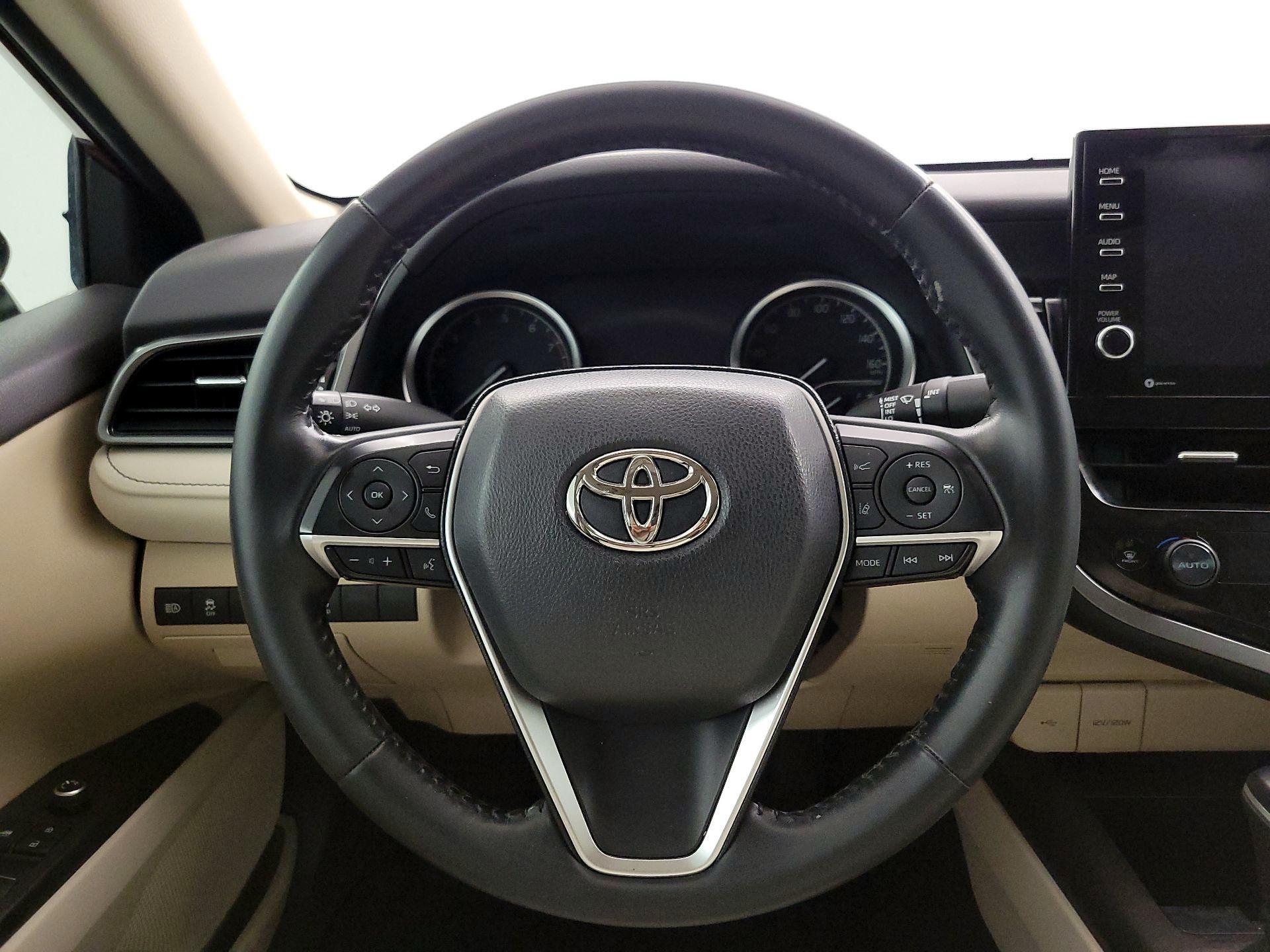 Thumbnail: 2022 Toyota Camry - 10