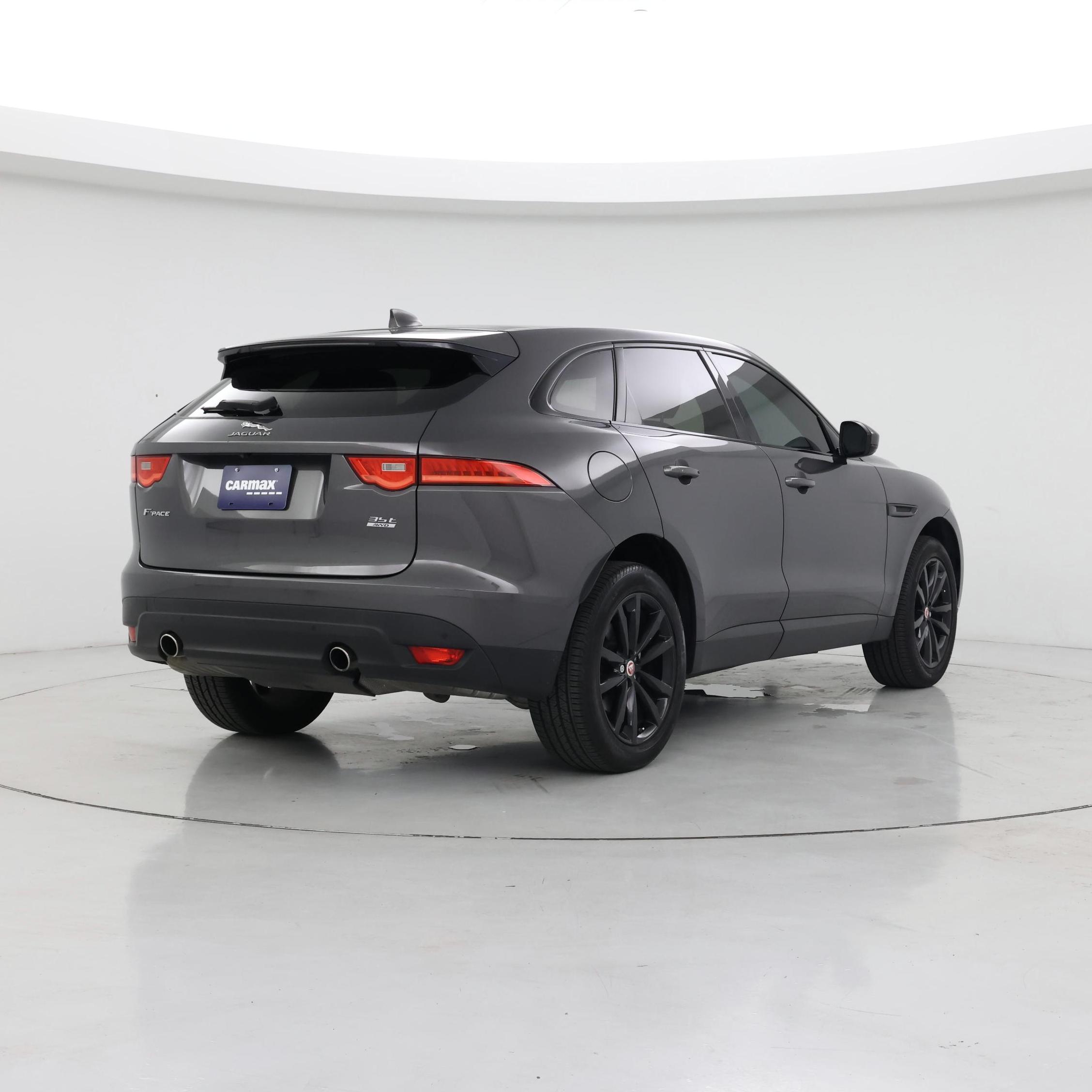 Thumbnail: 2017 Jaguar F-Pace - 8