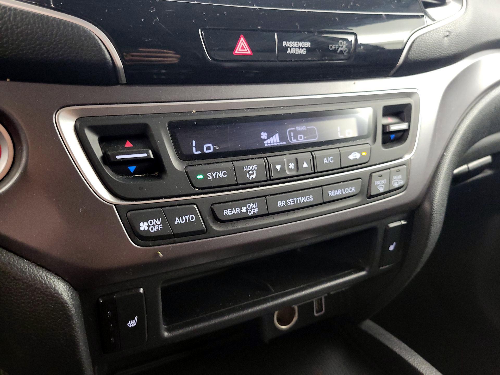Thumbnail: 2020 Honda Pilot - 16