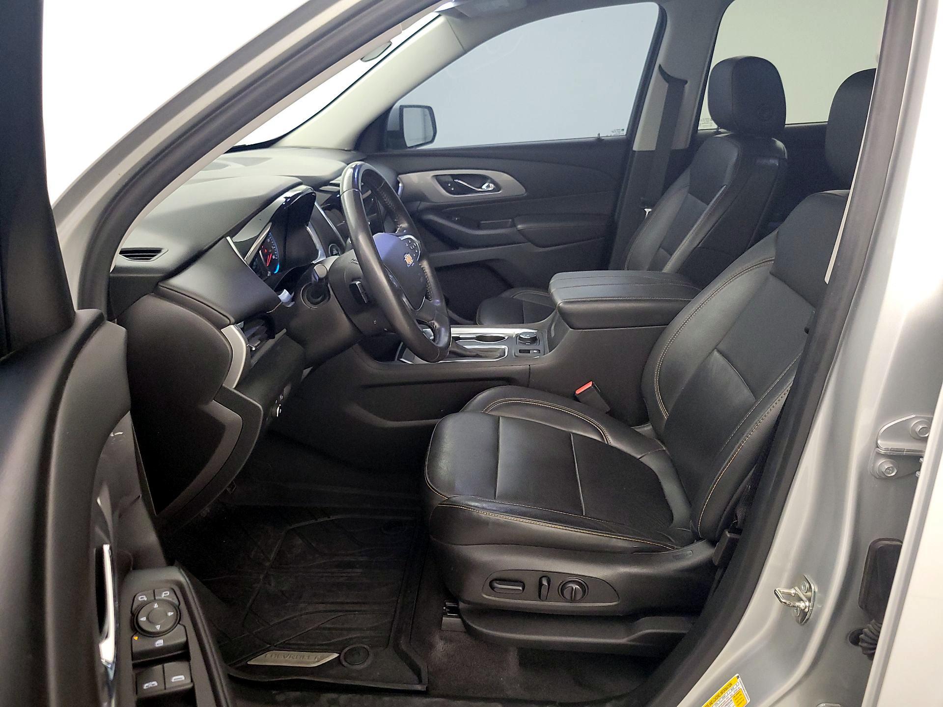 Thumbnail: 2019 Chevrolet Traverse - 11