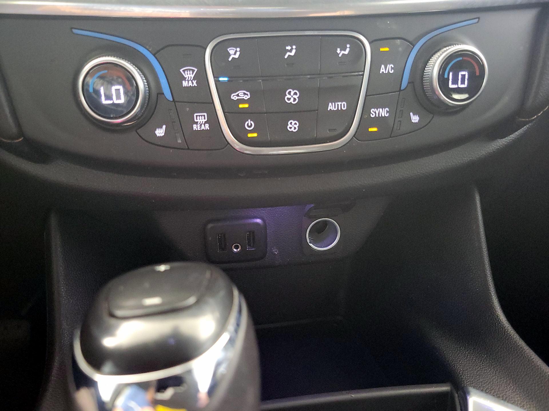 Thumbnail: 2019 Chevrolet Traverse - 16