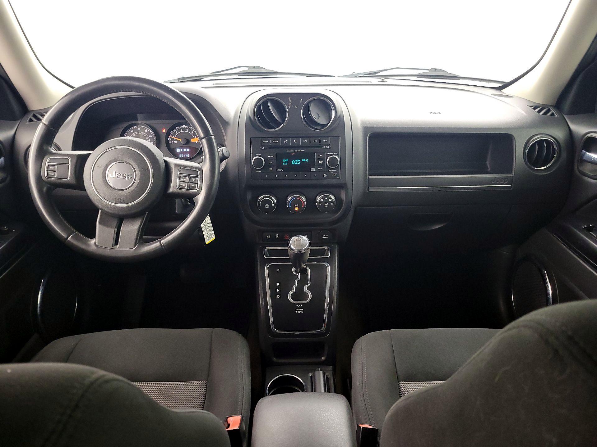 Thumbnail: 2017 Jeep Patriot - 9