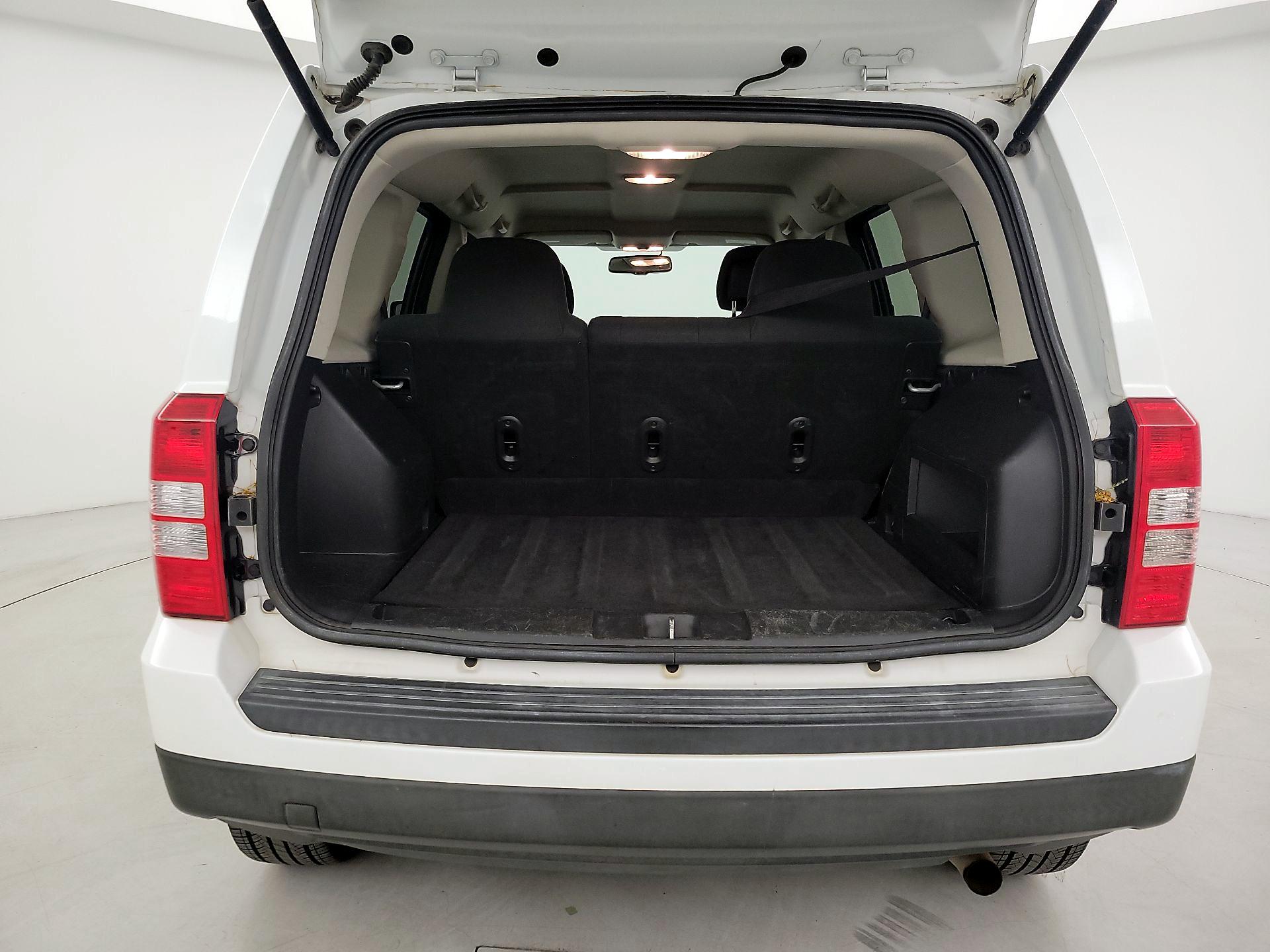 Thumbnail: 2017 Jeep Patriot - 17