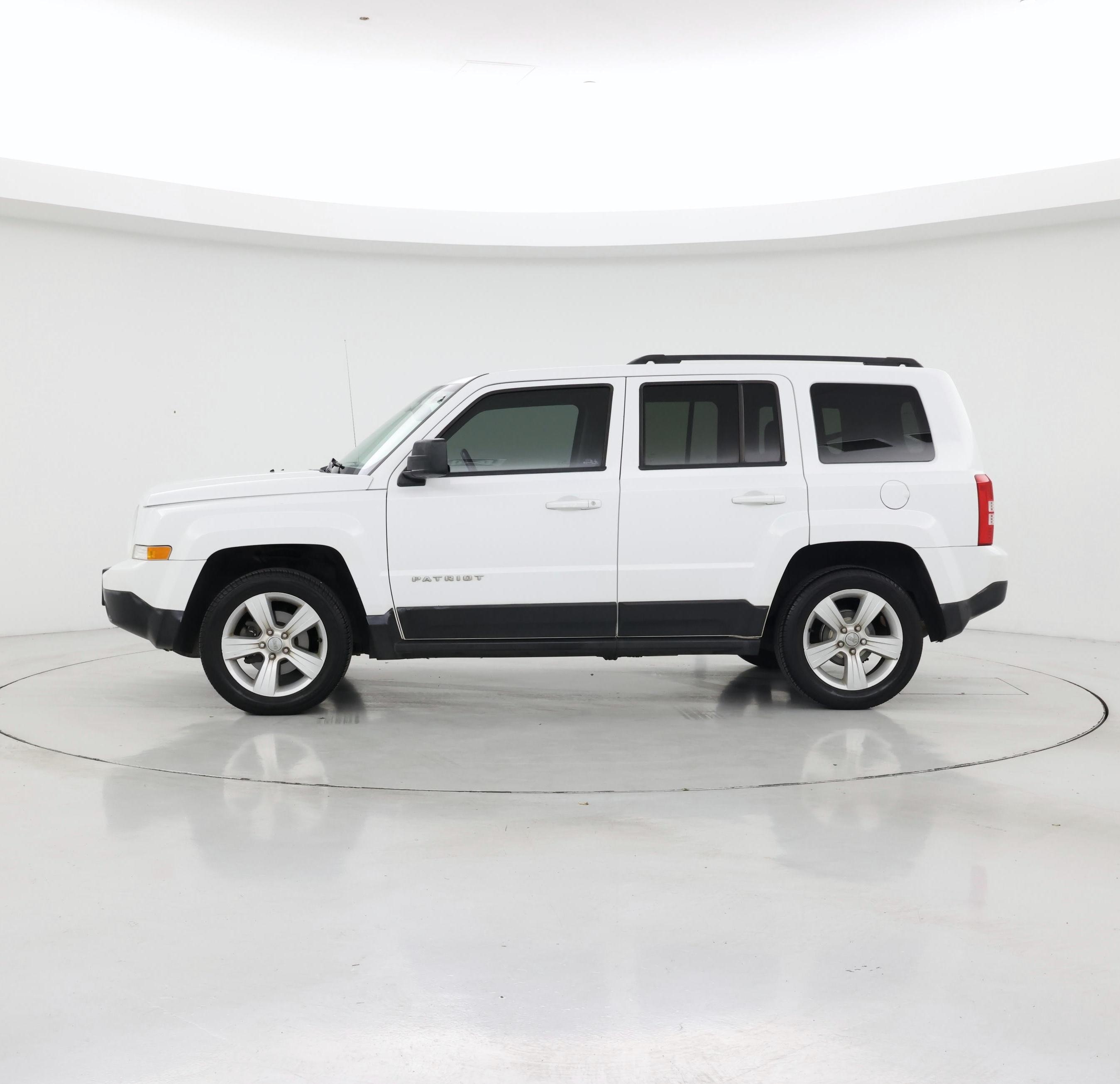 Thumbnail: 2017 Jeep Patriot - 3