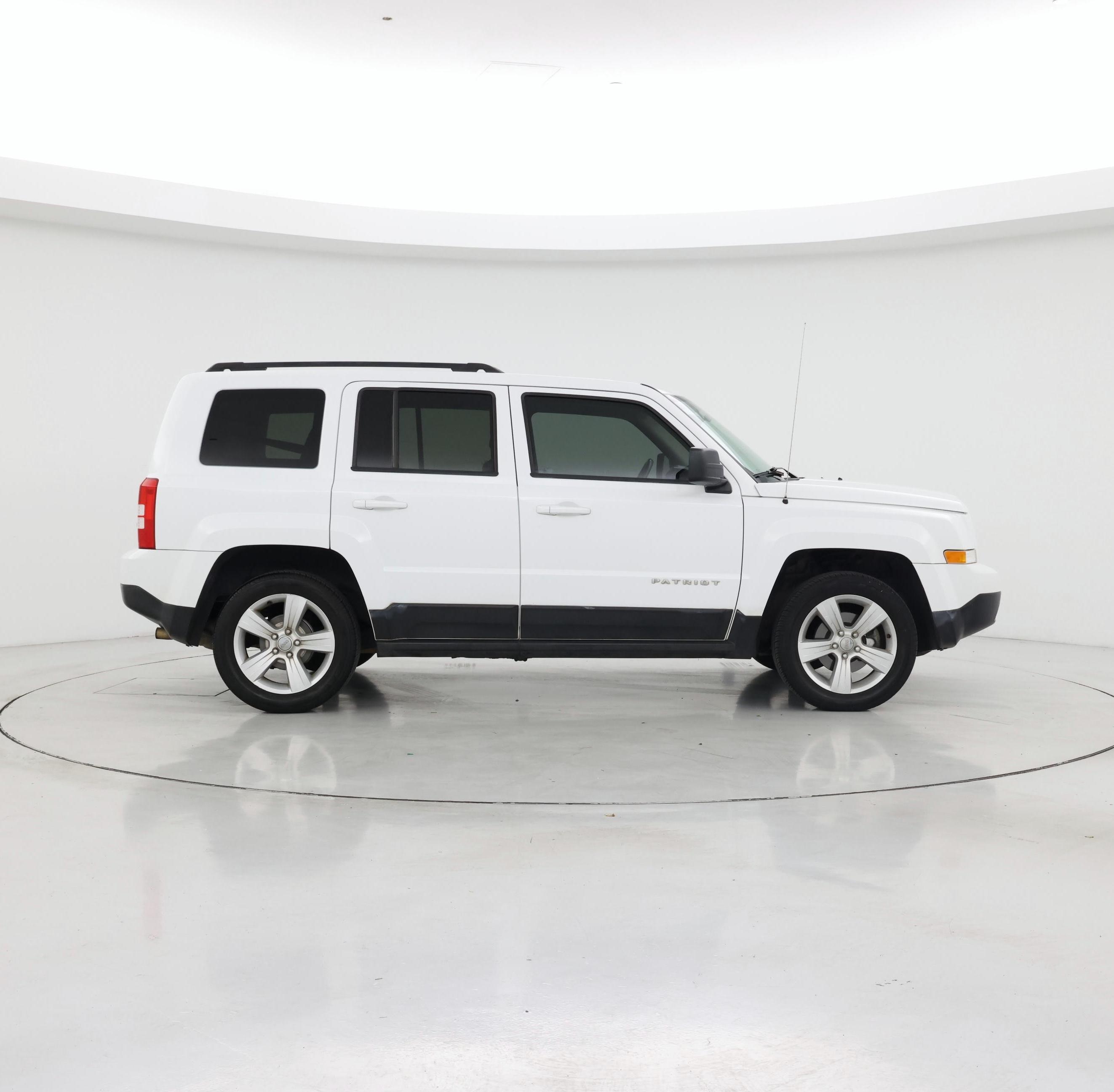 Thumbnail: 2017 Jeep Patriot - 7