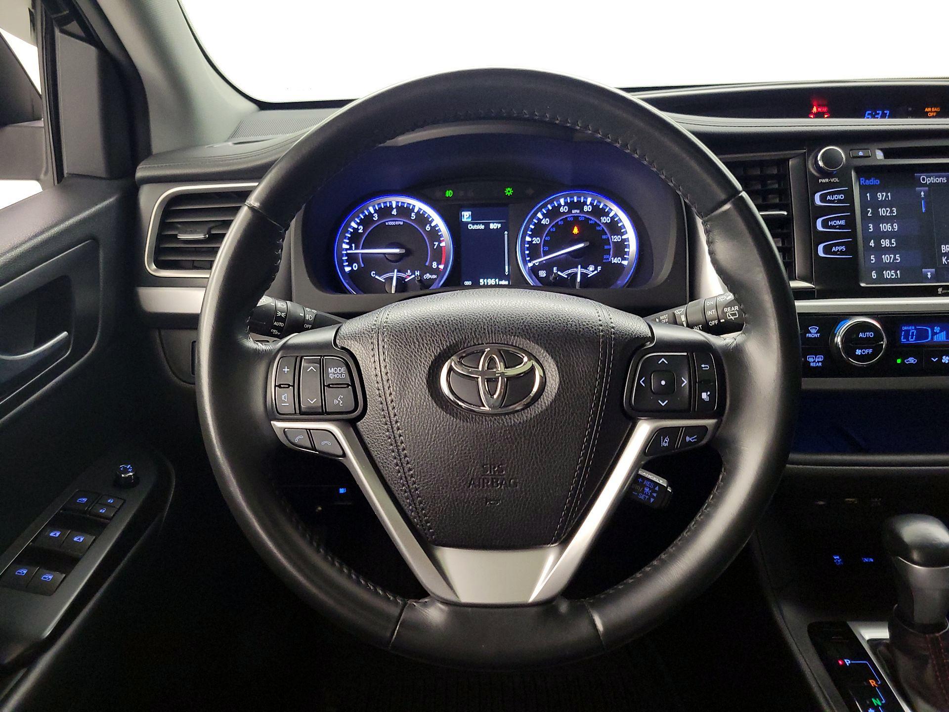 Thumbnail: 2019 Toyota Highlander - 10