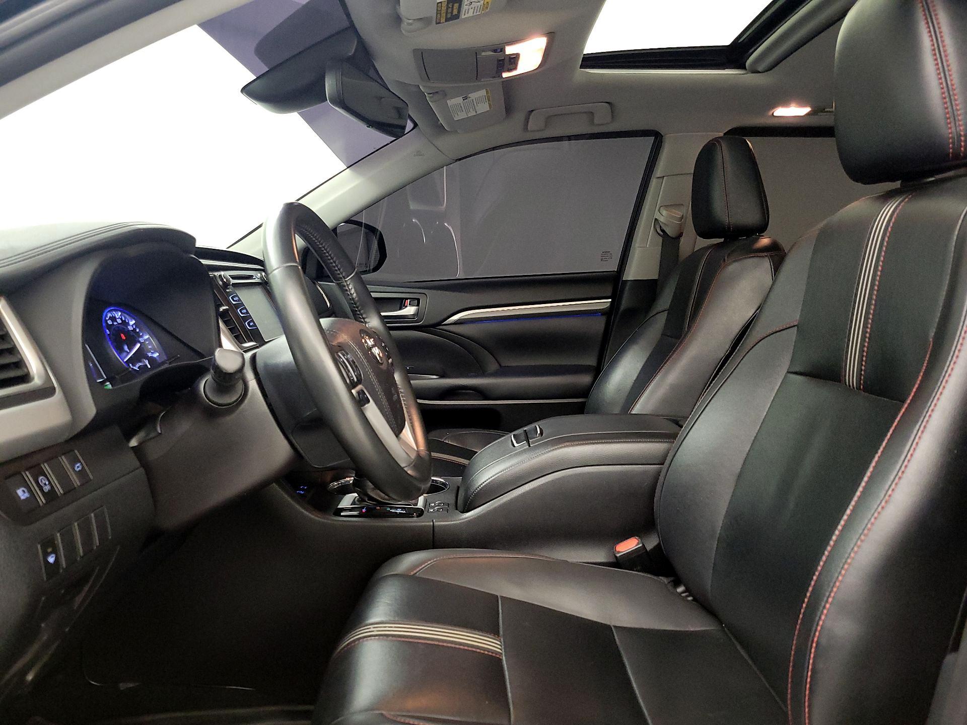 Thumbnail: 2019 Toyota Highlander - 11