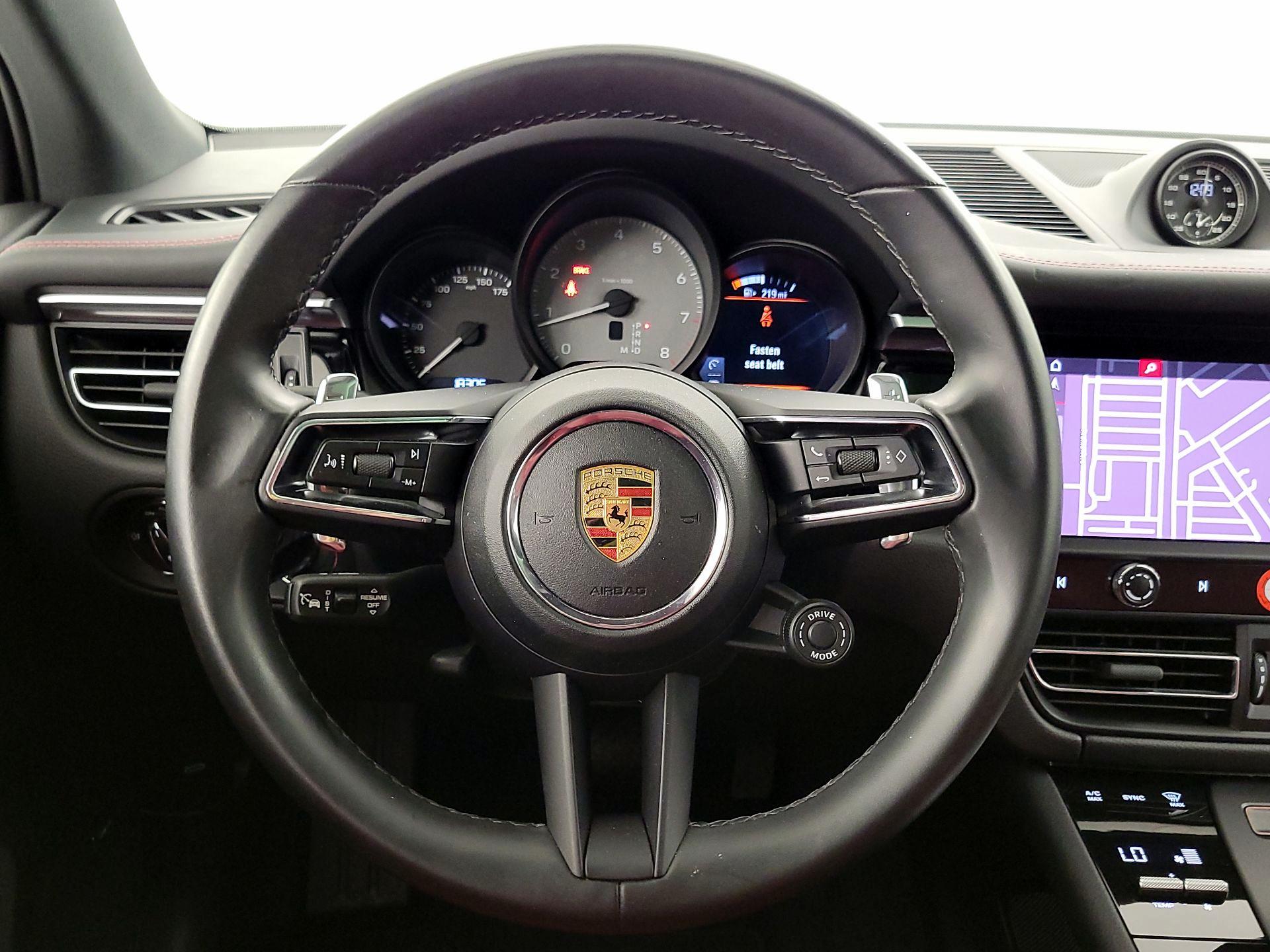 Thumbnail: 2022 Porsche Macan - 10