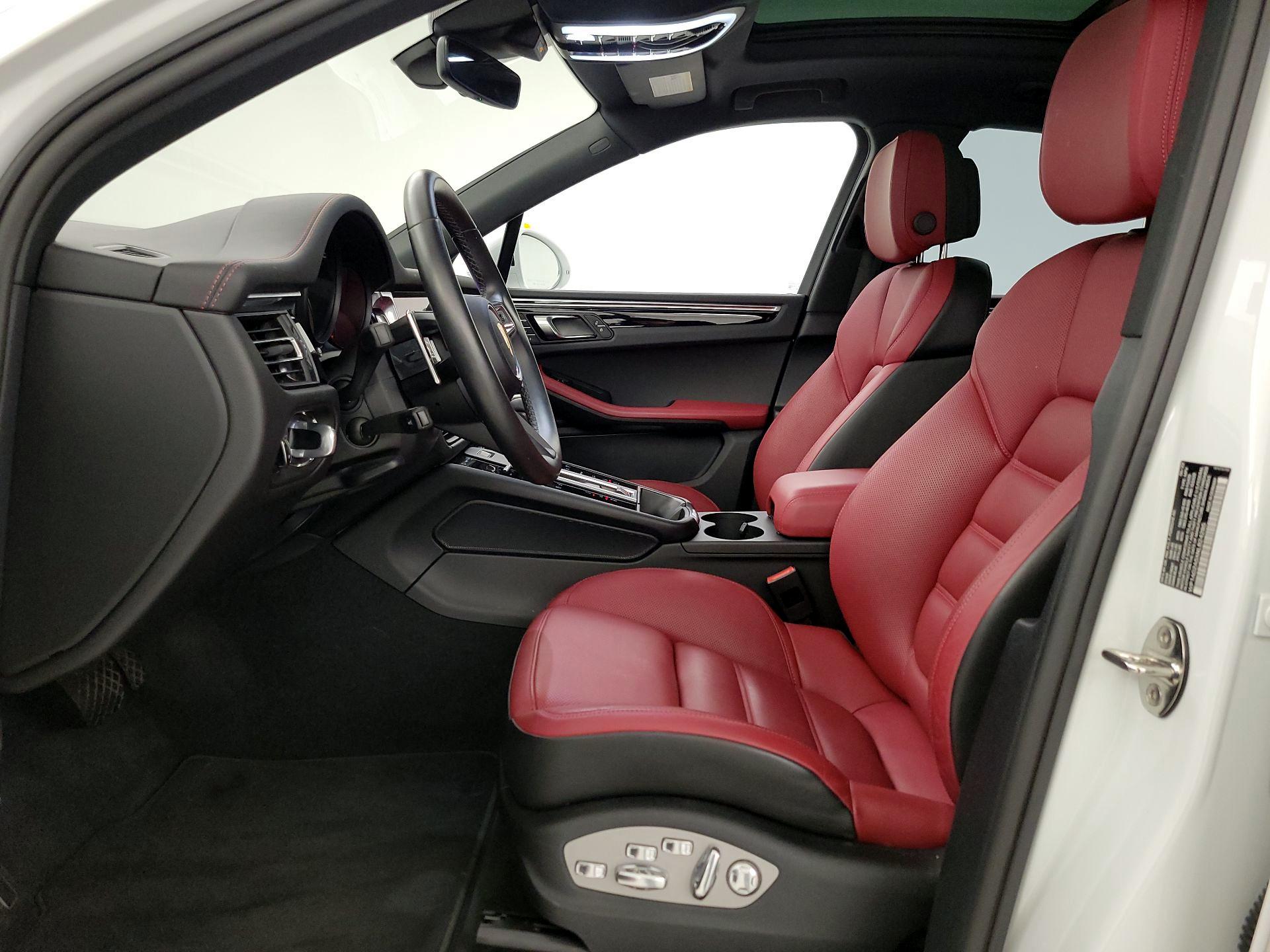 Thumbnail: 2022 Porsche Macan - 11