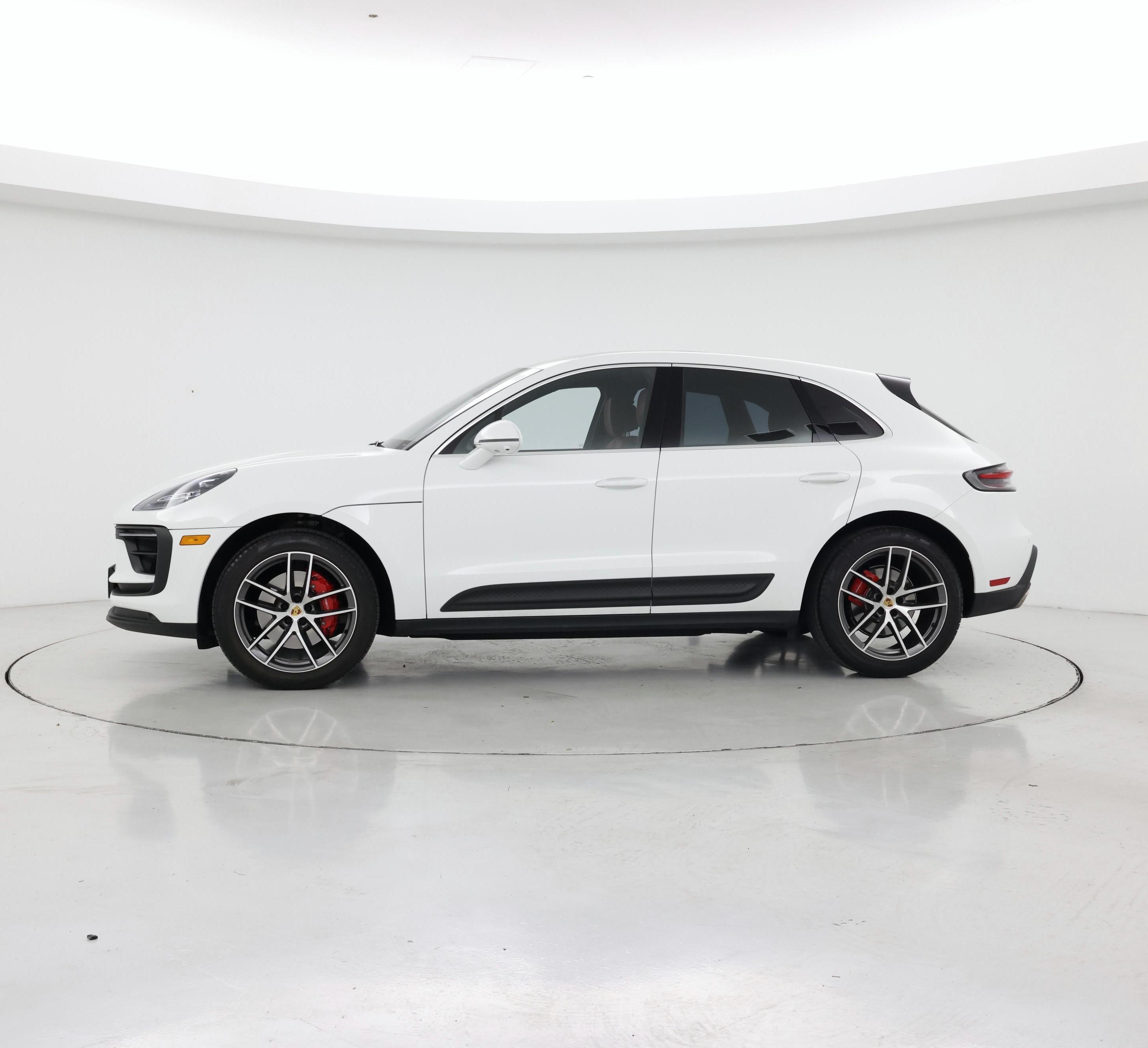 Thumbnail: 2022 Porsche Macan - 3