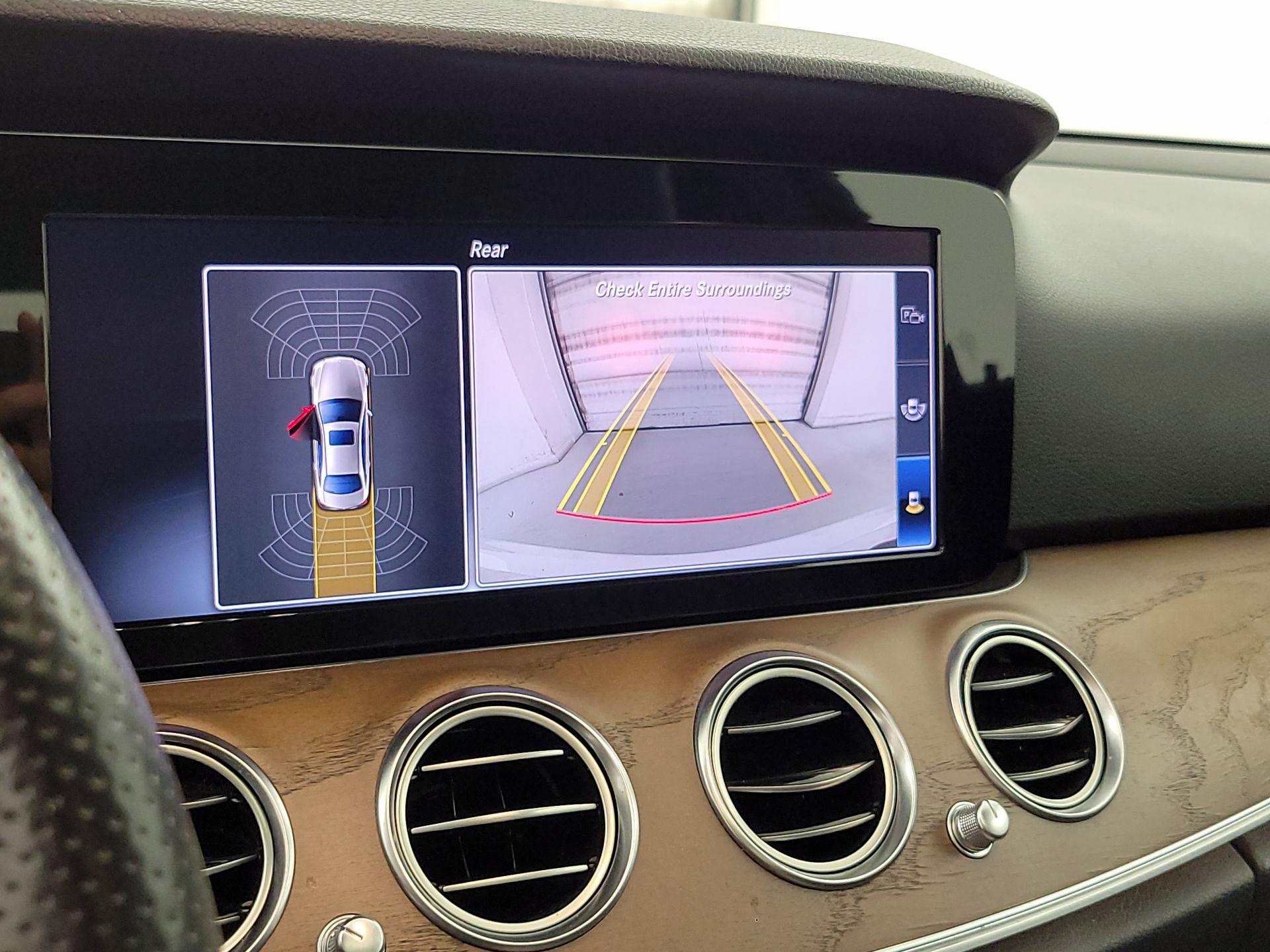 Thumbnail: 2018 Mercedes-Benz E-Class - 15