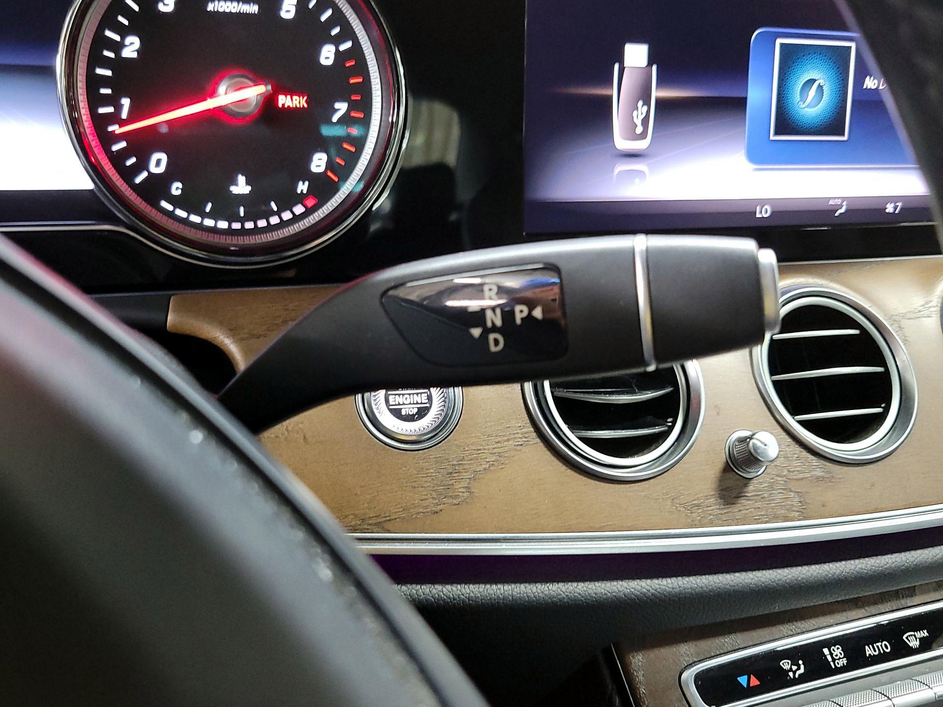 Thumbnail: 2018 Mercedes-Benz E-Class - 18