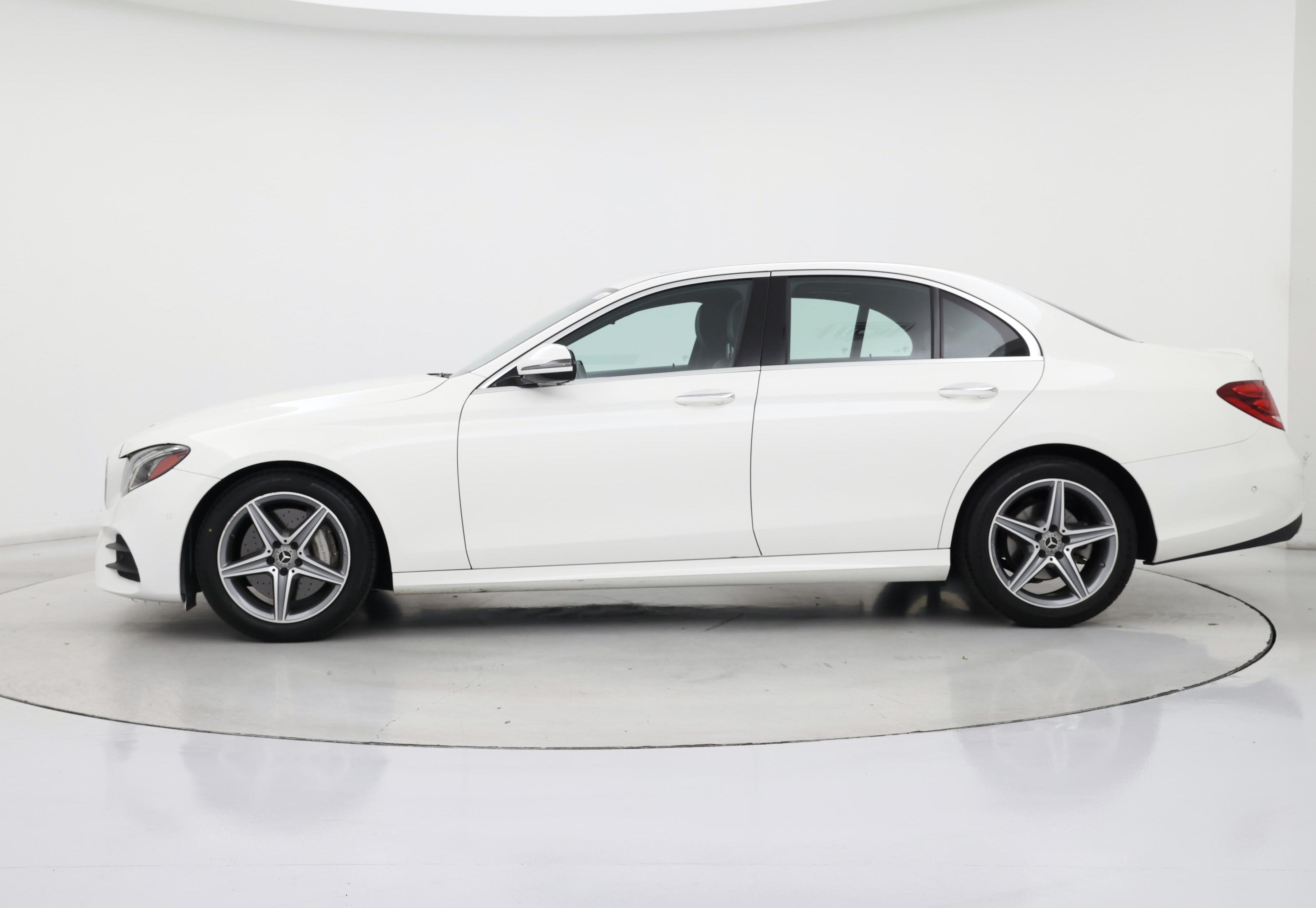 Thumbnail: 2018 Mercedes-Benz E-Class - 3