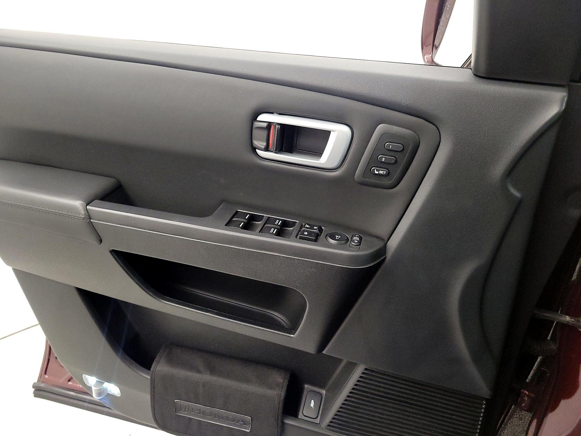 Thumbnail: 2013 Honda Pilot - 12