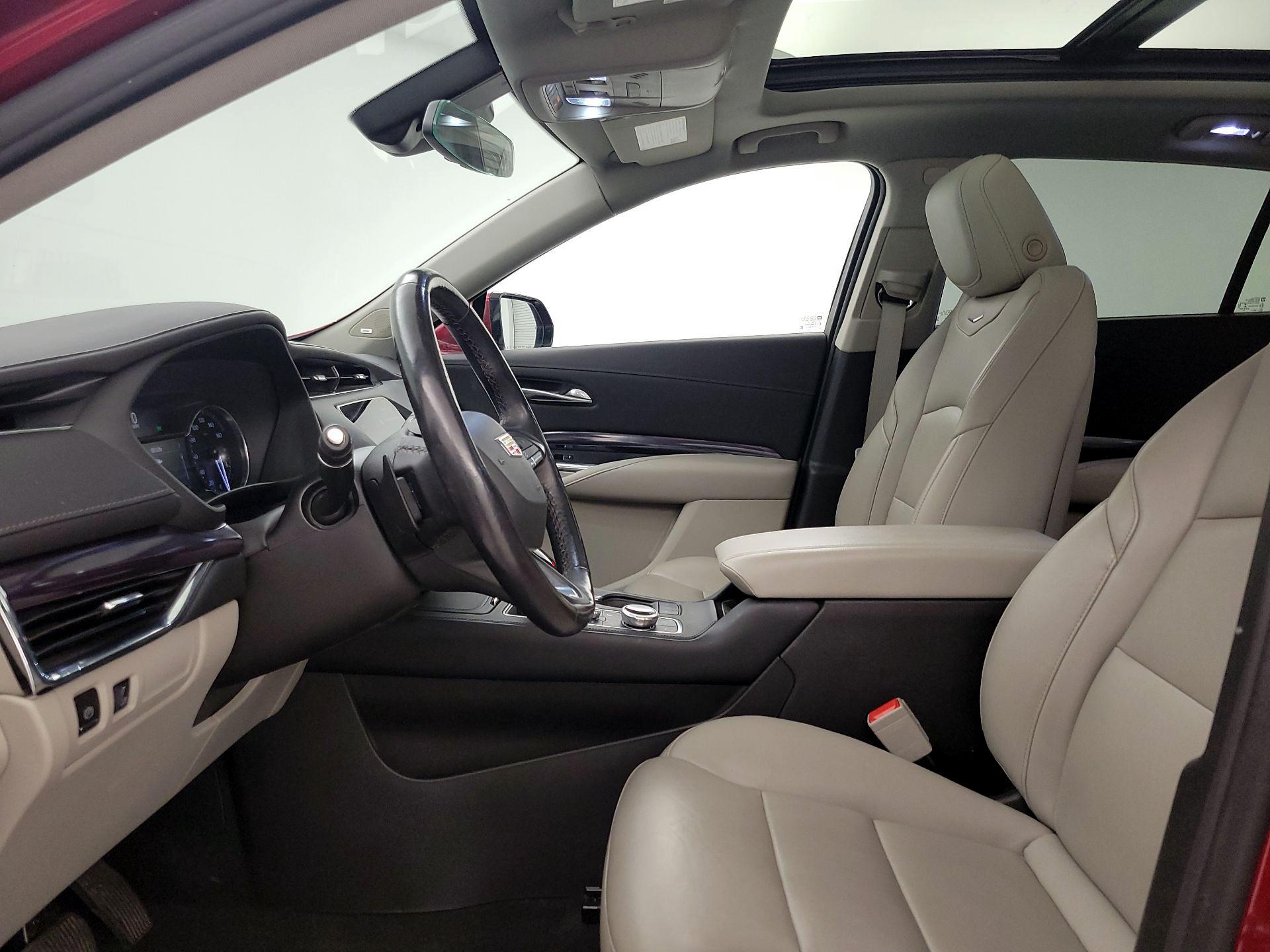 Thumbnail: 2023 Cadillac XT4 - 11