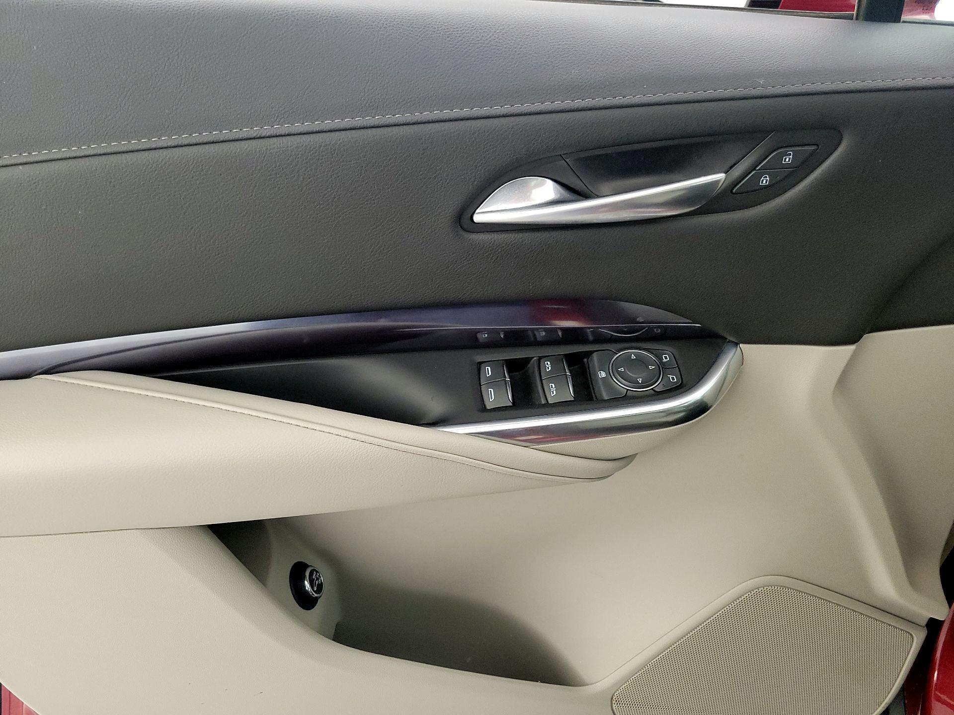 Thumbnail: 2023 Cadillac XT4 - 12