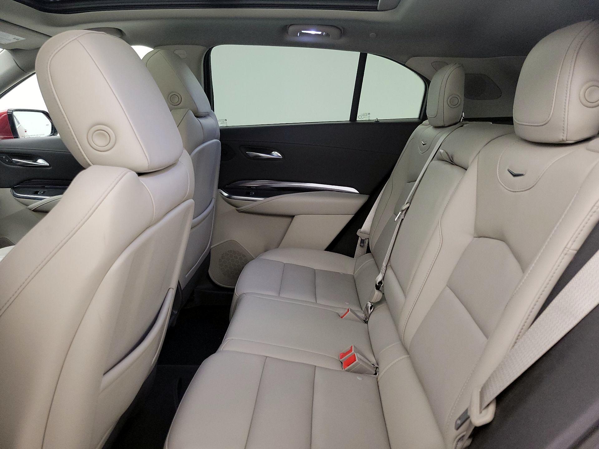 Thumbnail: 2023 Cadillac XT4 - 20