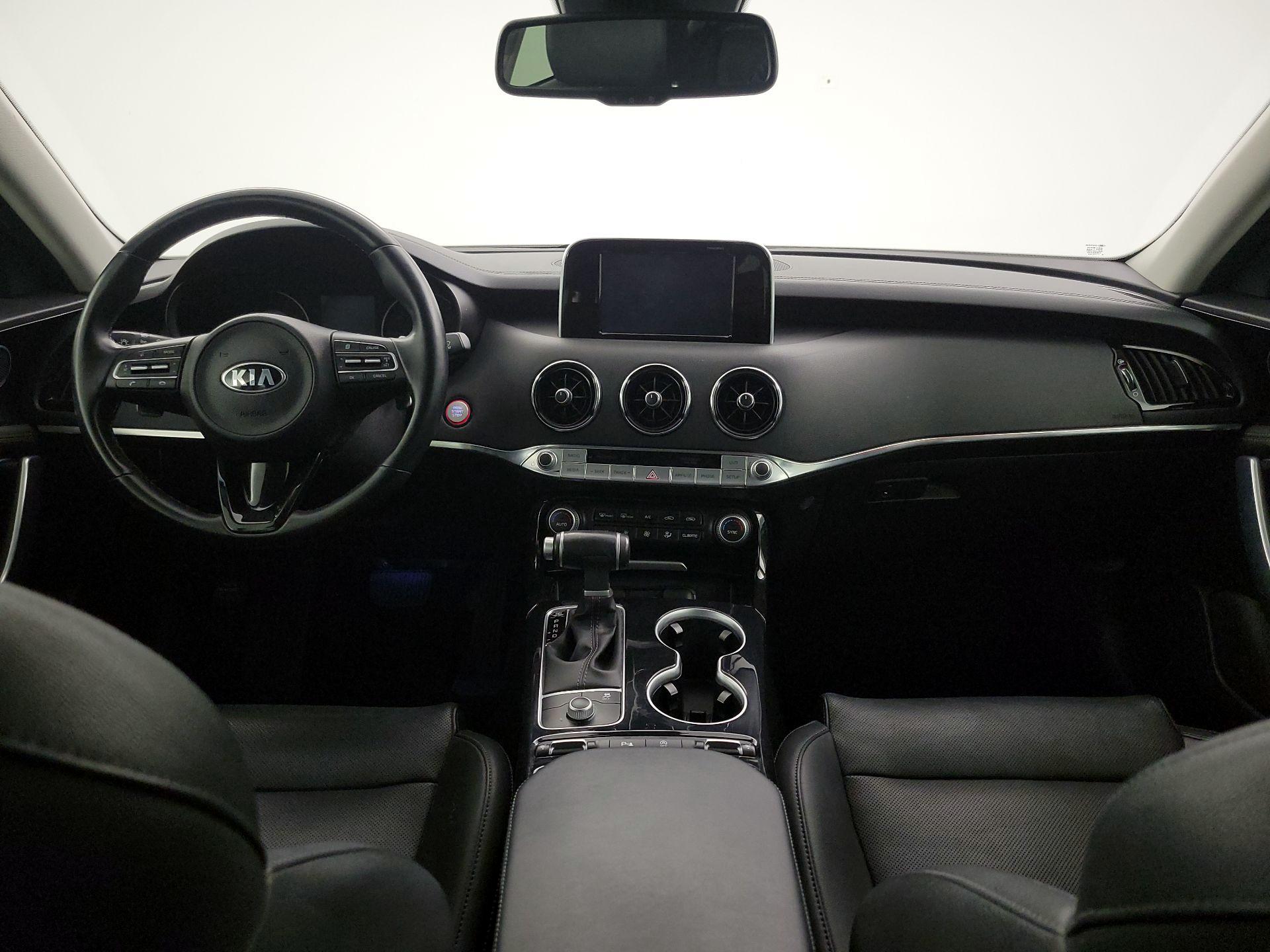 Thumbnail: 2019 Kia Stinger - 9