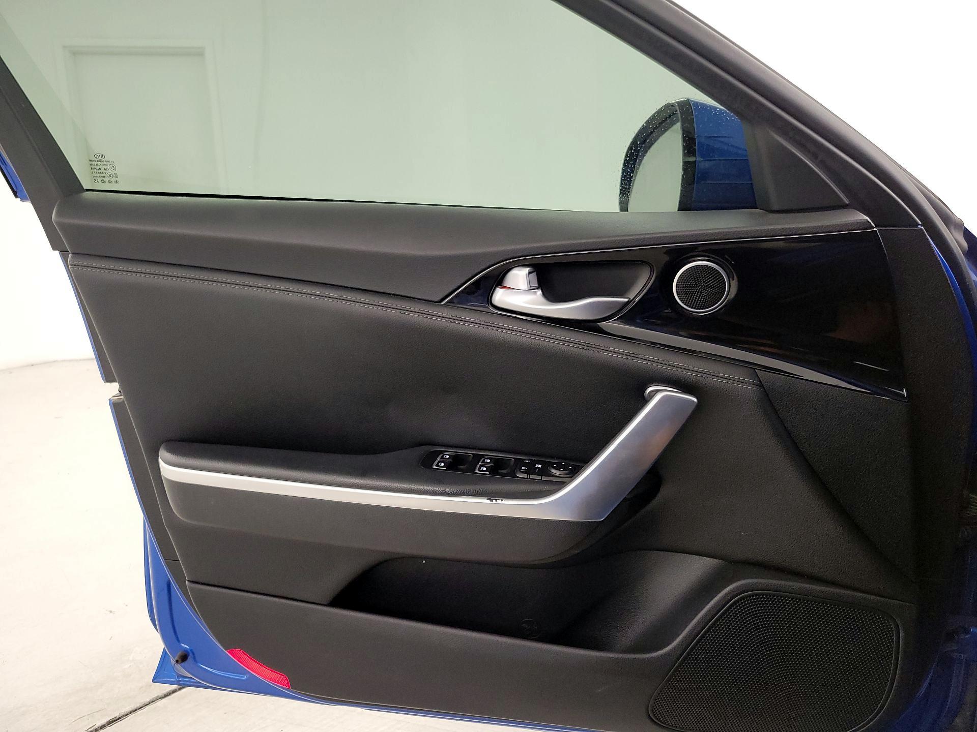 Thumbnail: 2019 Kia Stinger - 12