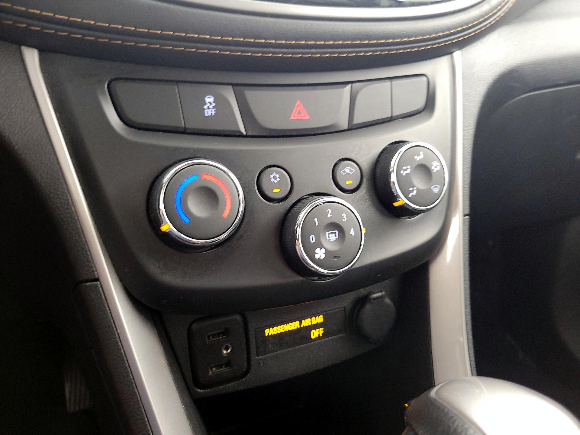 Thumbnail: 2021 Chevrolet Trax - 16