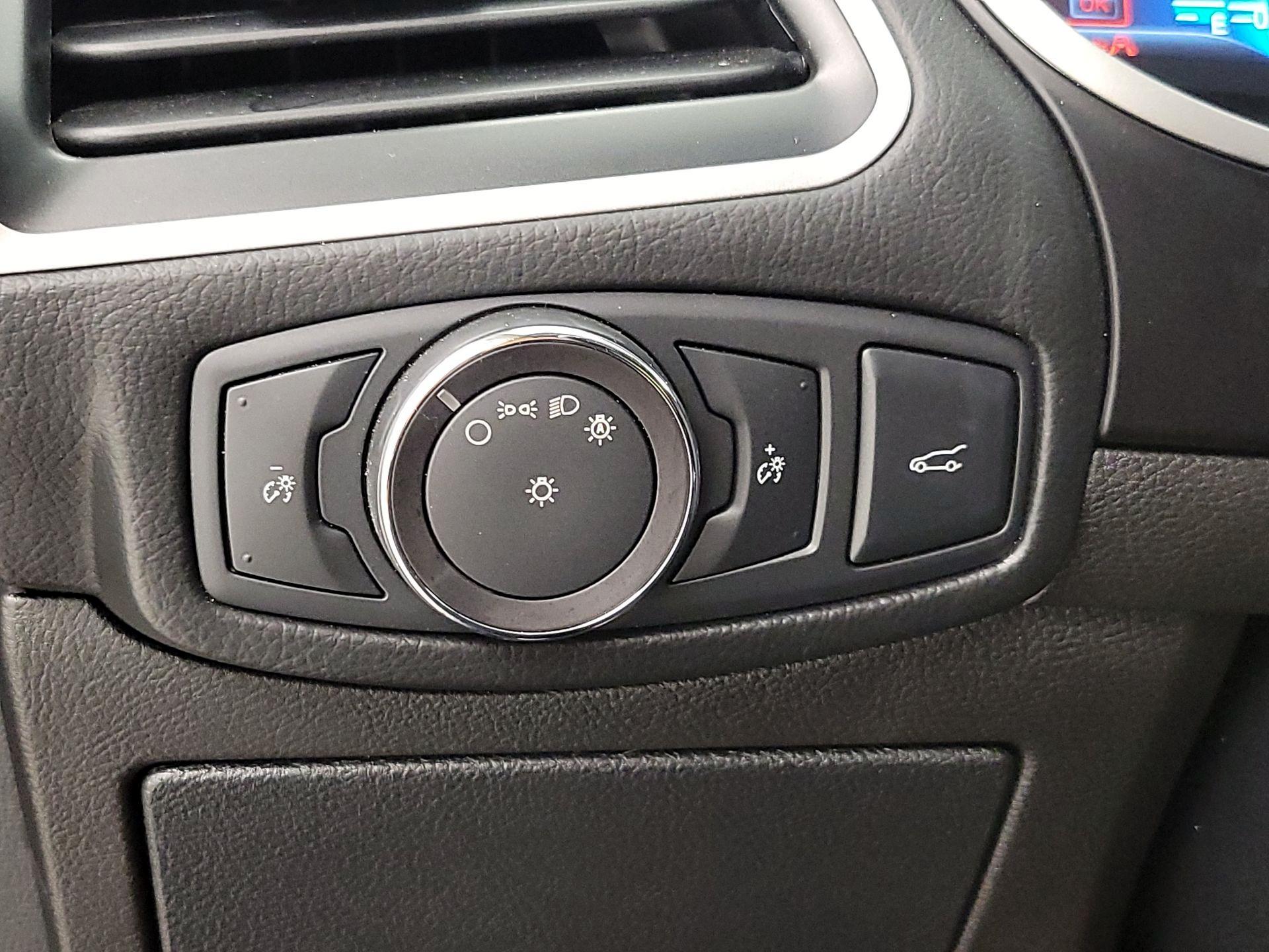 Thumbnail: 2018 Ford Edge - 13