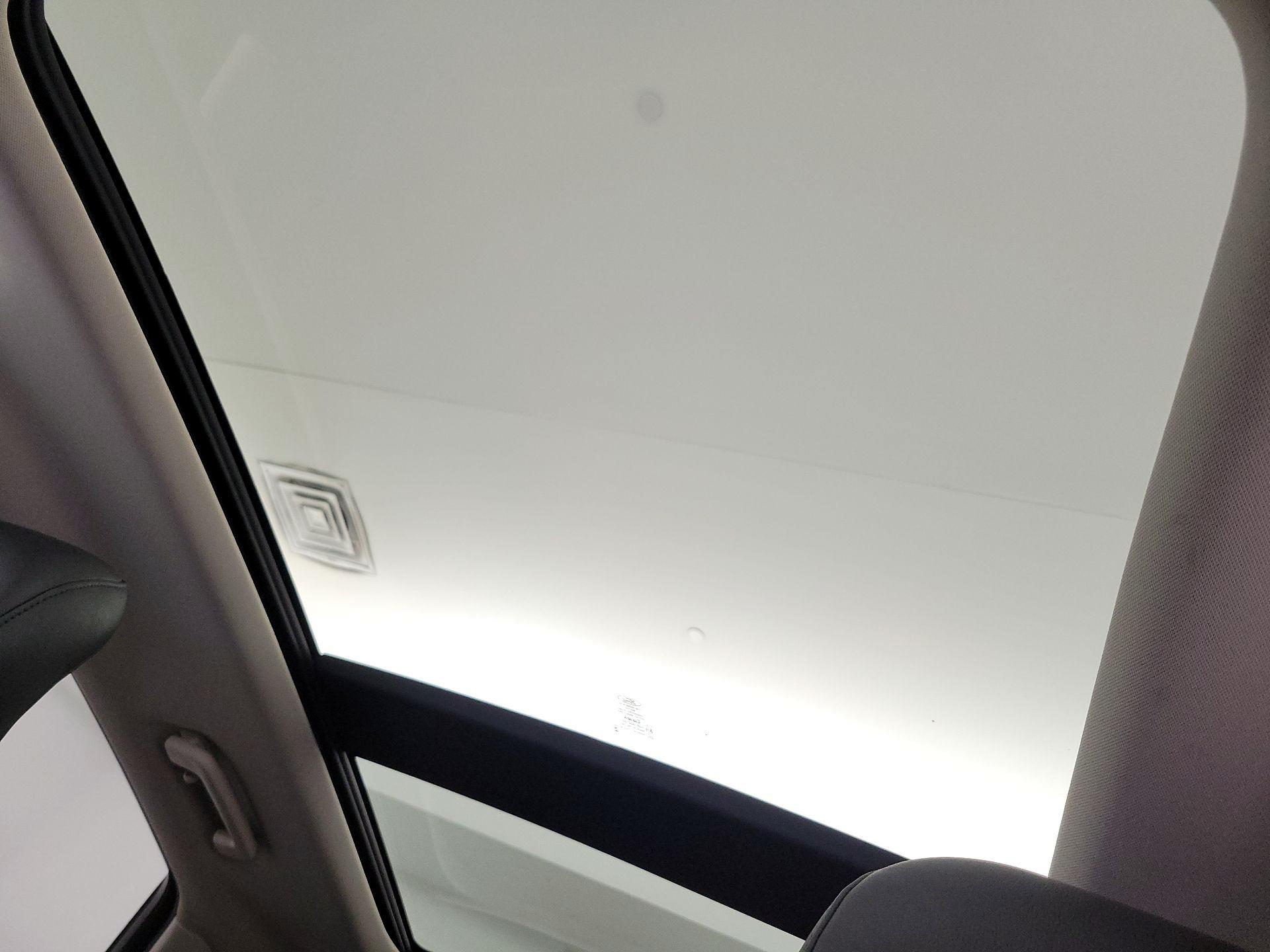 Thumbnail: 2018 Ford Edge - 20