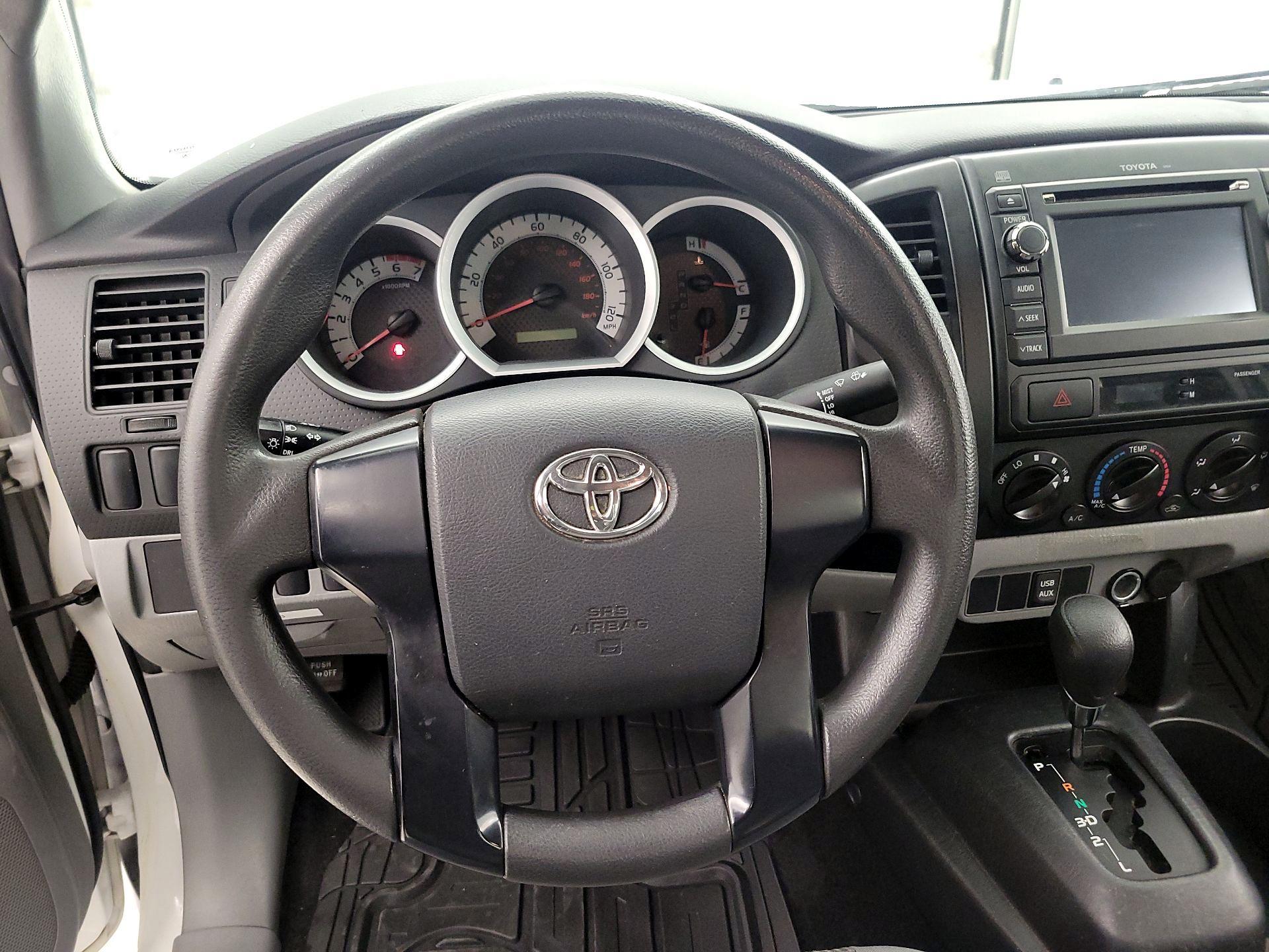 Thumbnail: 2013 Toyota Tacoma - 10