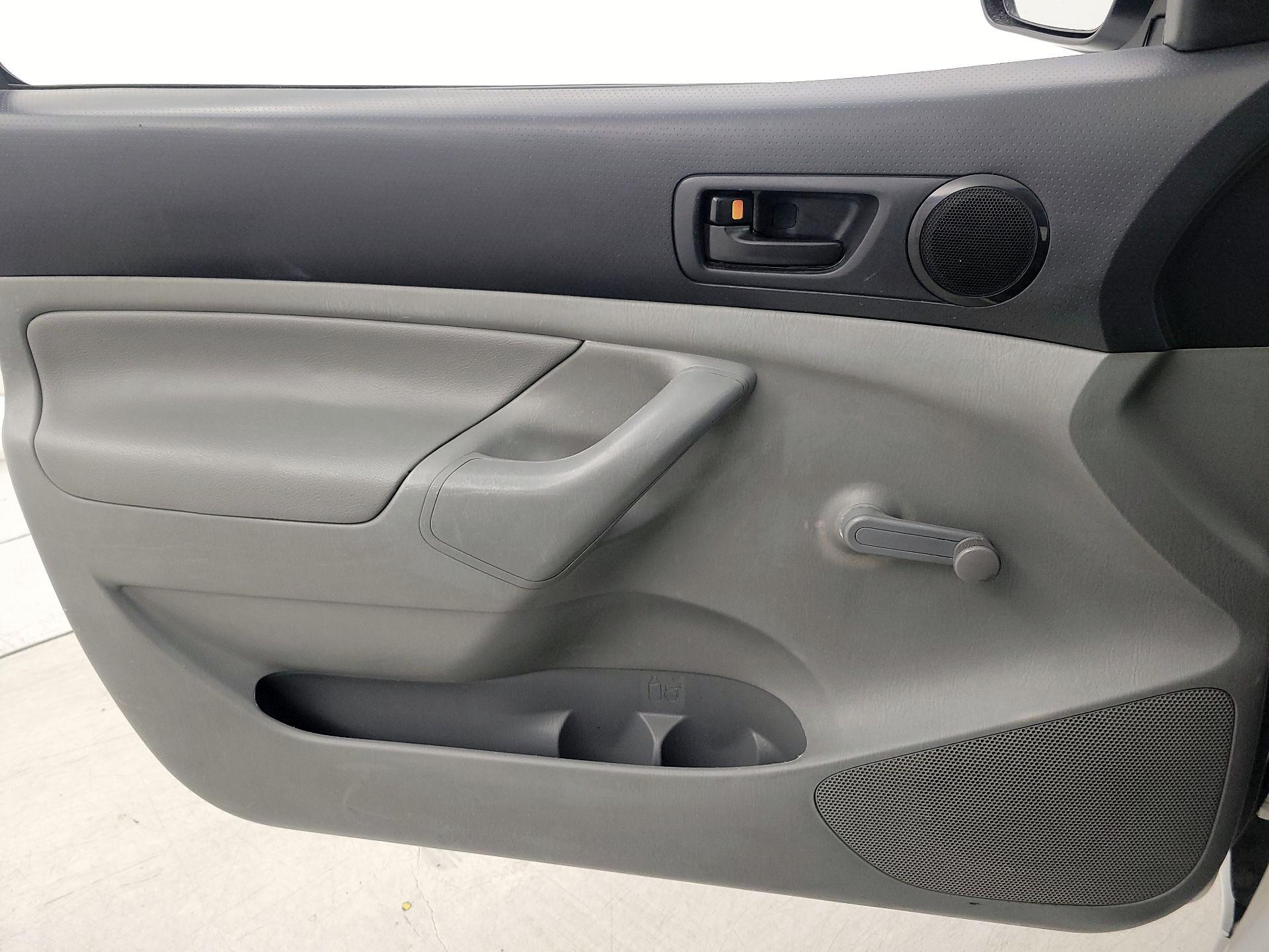 Thumbnail: 2013 Toyota Tacoma - 12