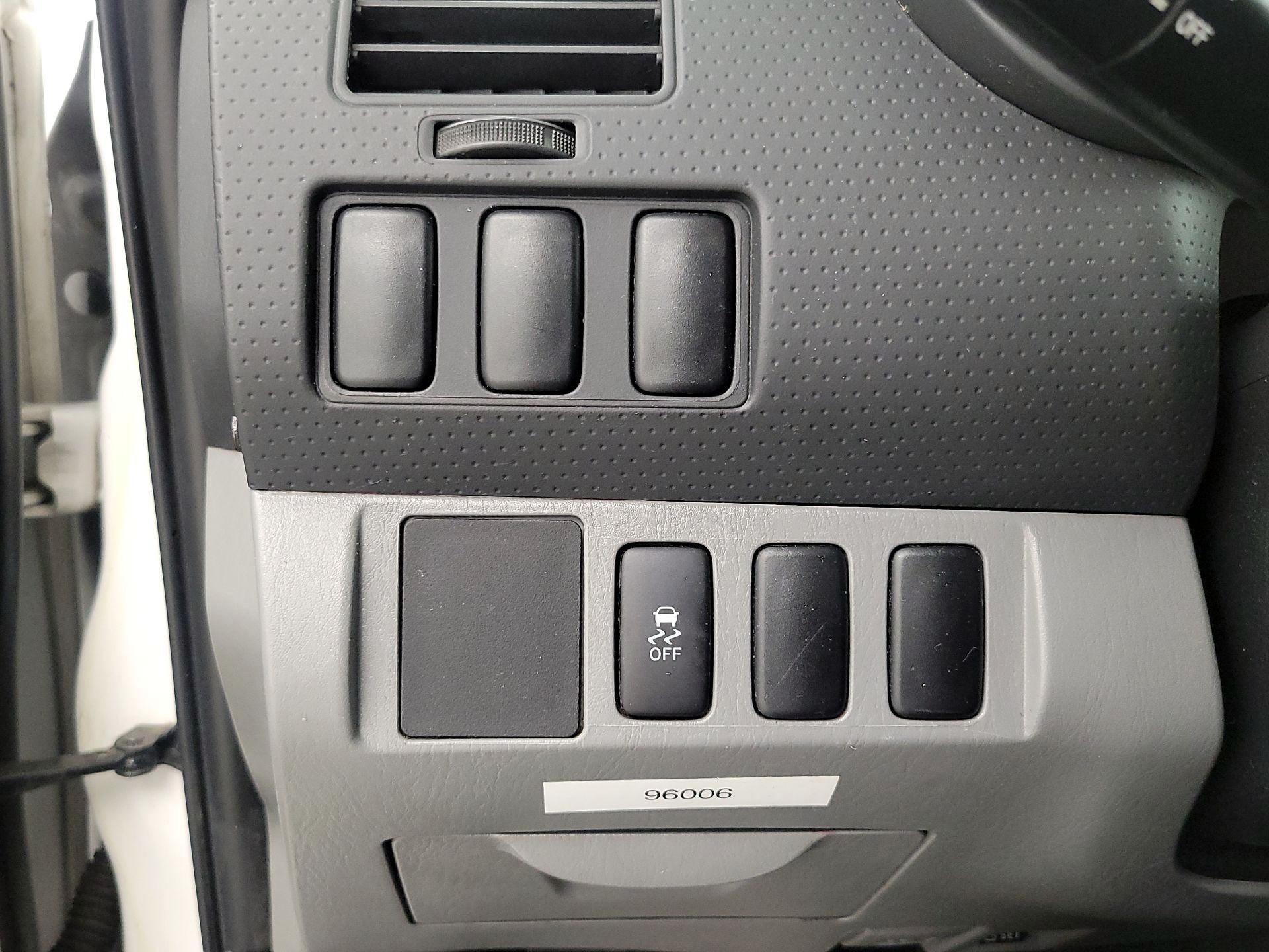 Thumbnail: 2013 Toyota Tacoma - 13