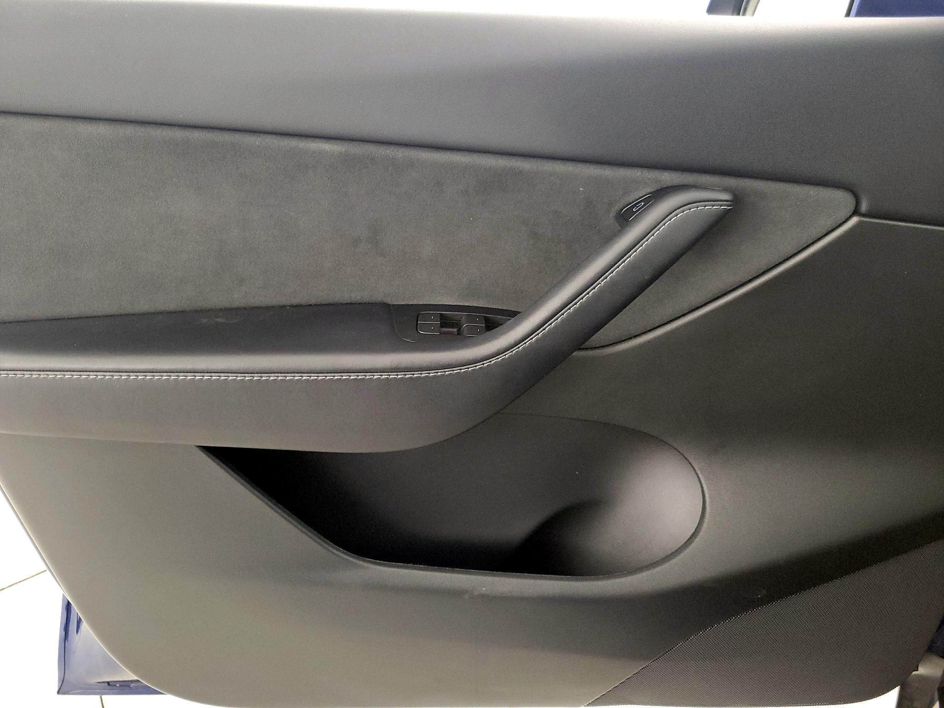 Thumbnail: 2022 Tesla Model Y - 12