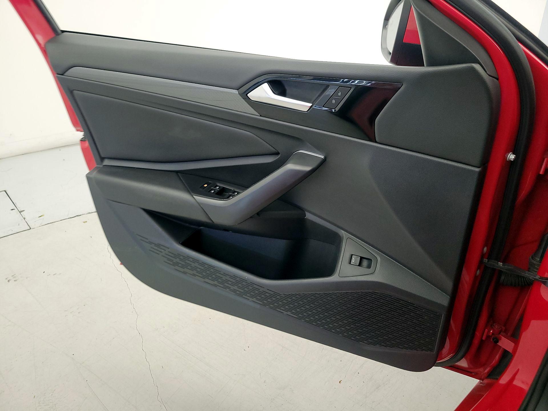 Thumbnail: 2019 Volkswagen Jetta - 12