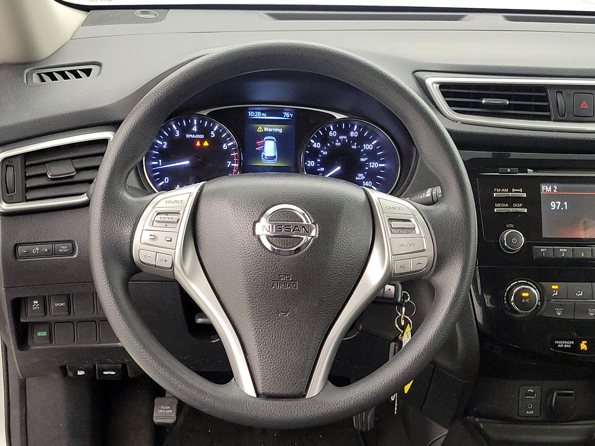 Thumbnail: 2016 Nissan Rogue - 10
