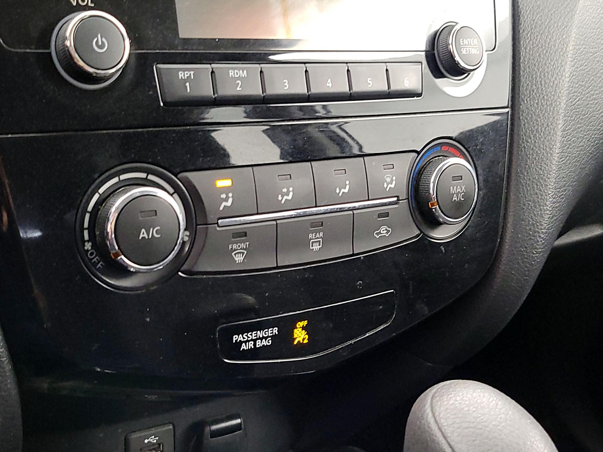 Thumbnail: 2016 Nissan Rogue - 16