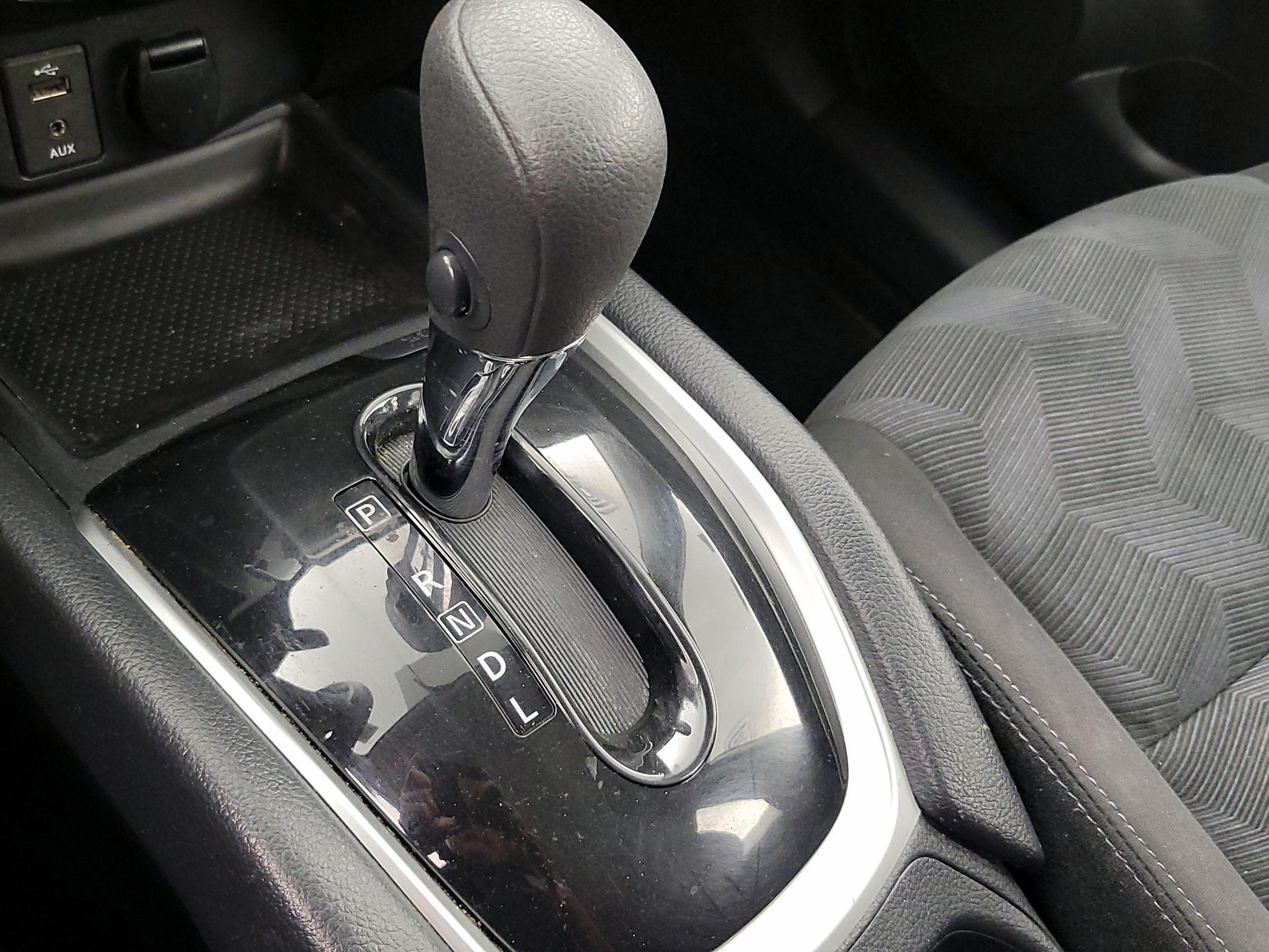 Thumbnail: 2016 Nissan Rogue - 17