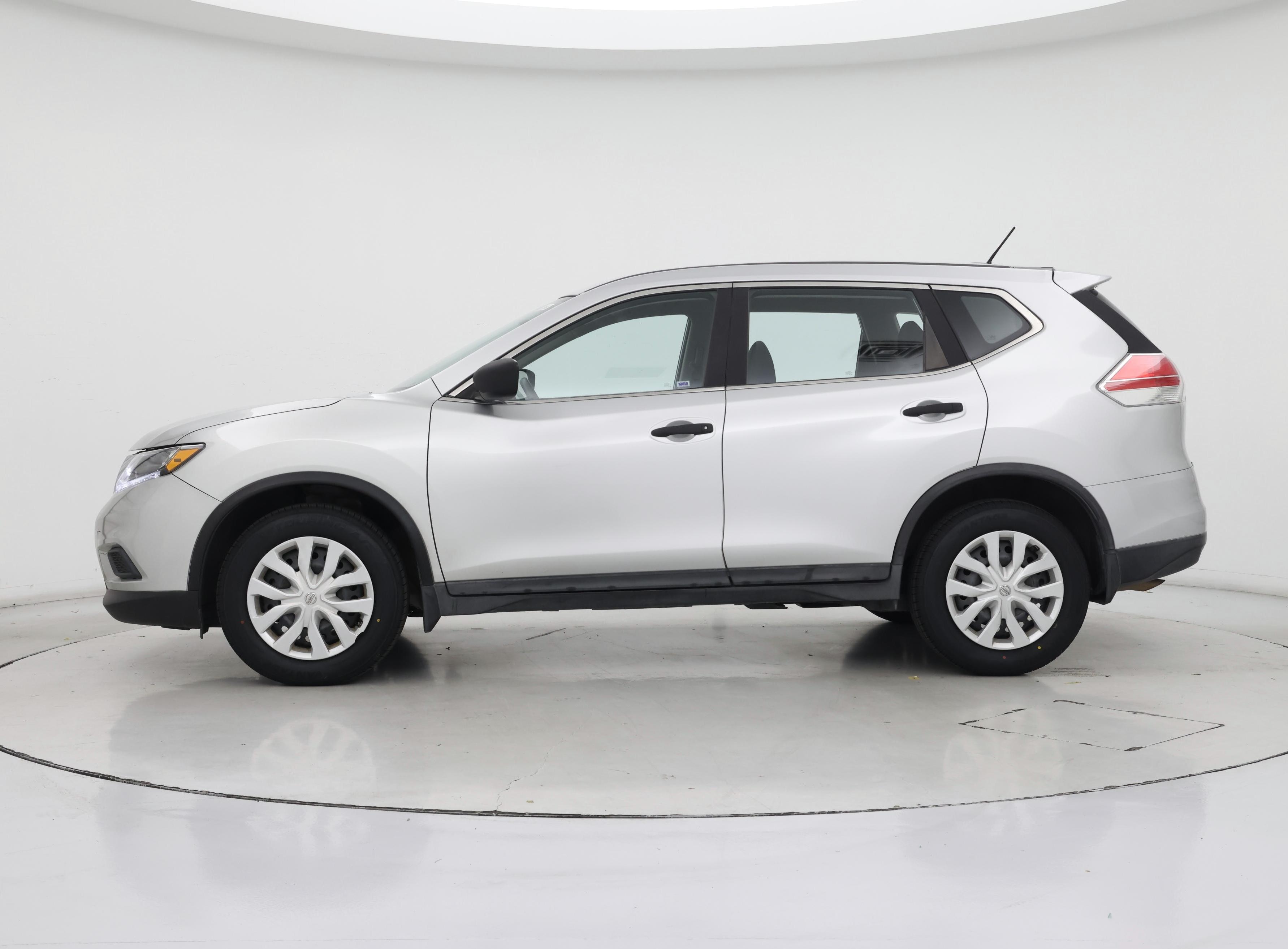 Thumbnail: 2016 Nissan Rogue - 3