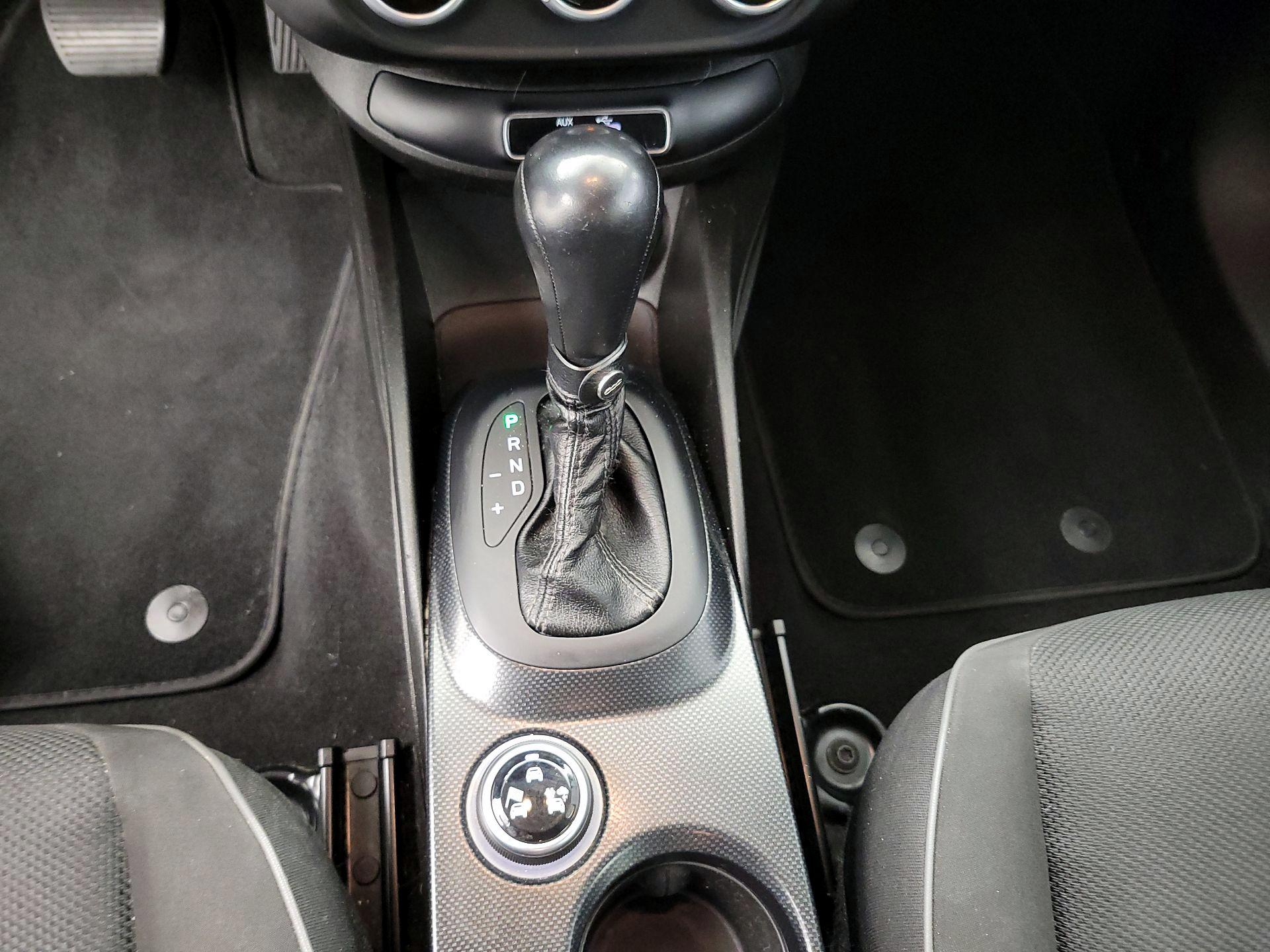 Thumbnail: 2016 Fiat 500X - 17