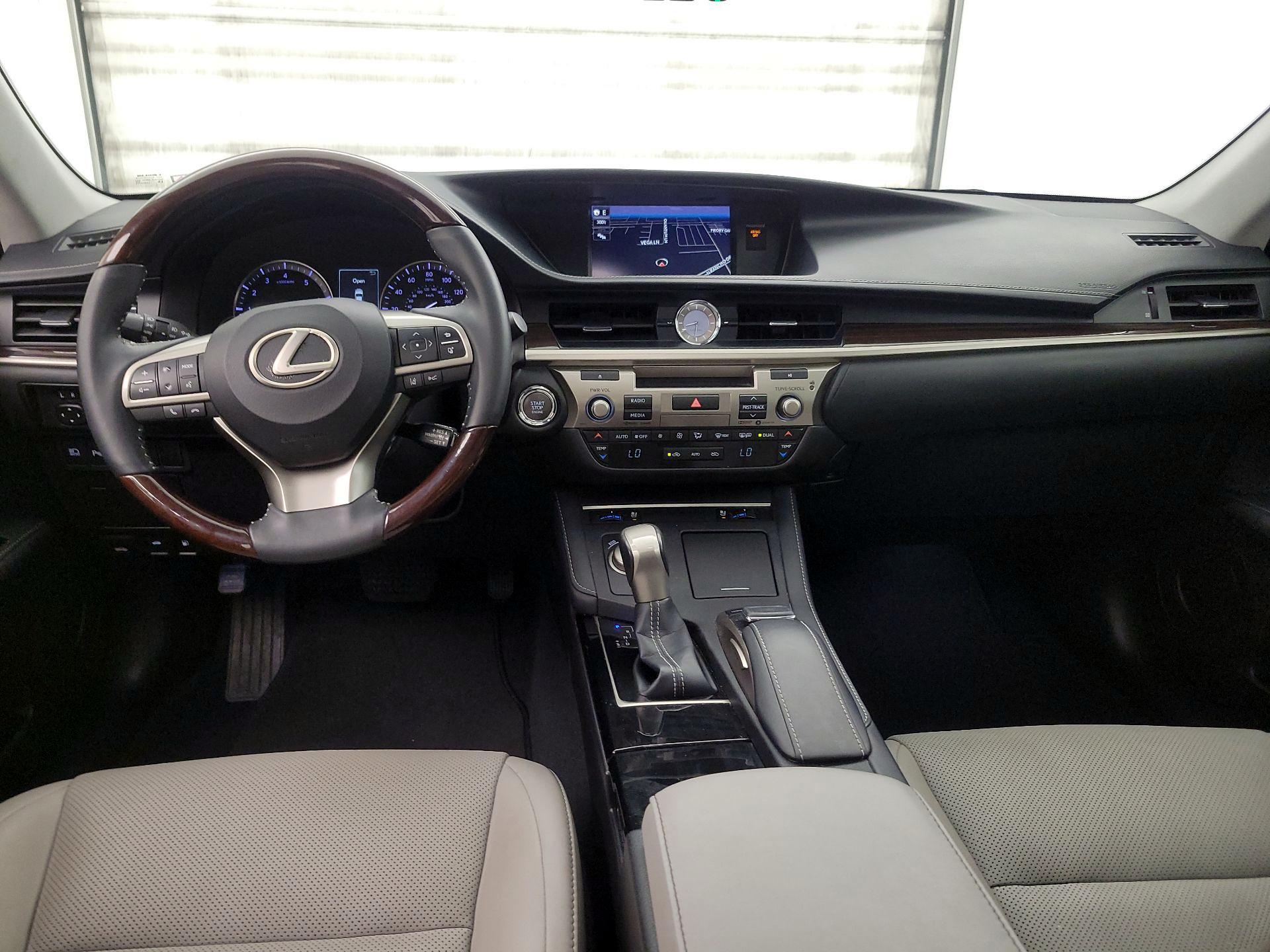 Thumbnail: 2018 Lexus ES - 9
