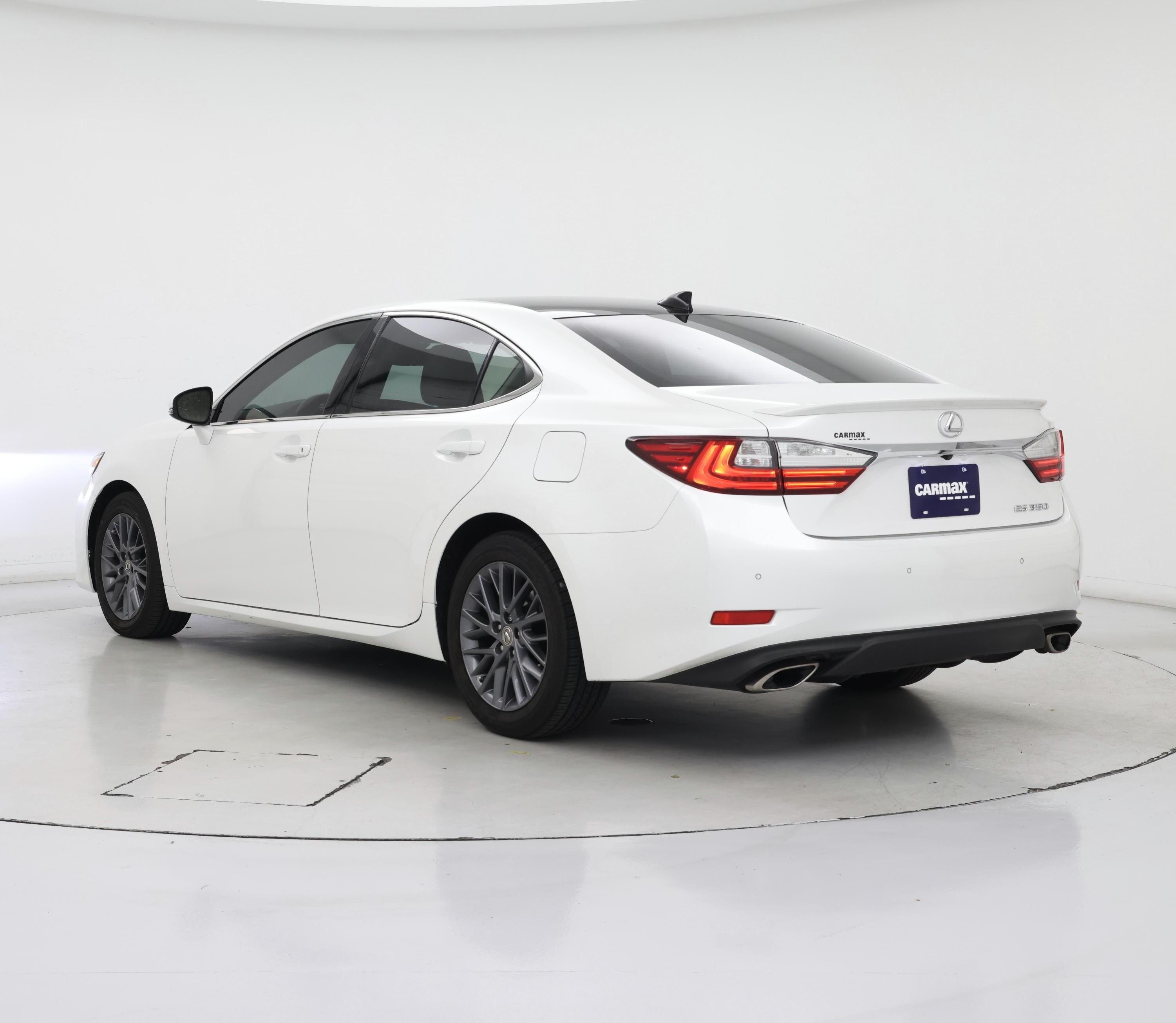 Thumbnail: 2018 Lexus ES - 2