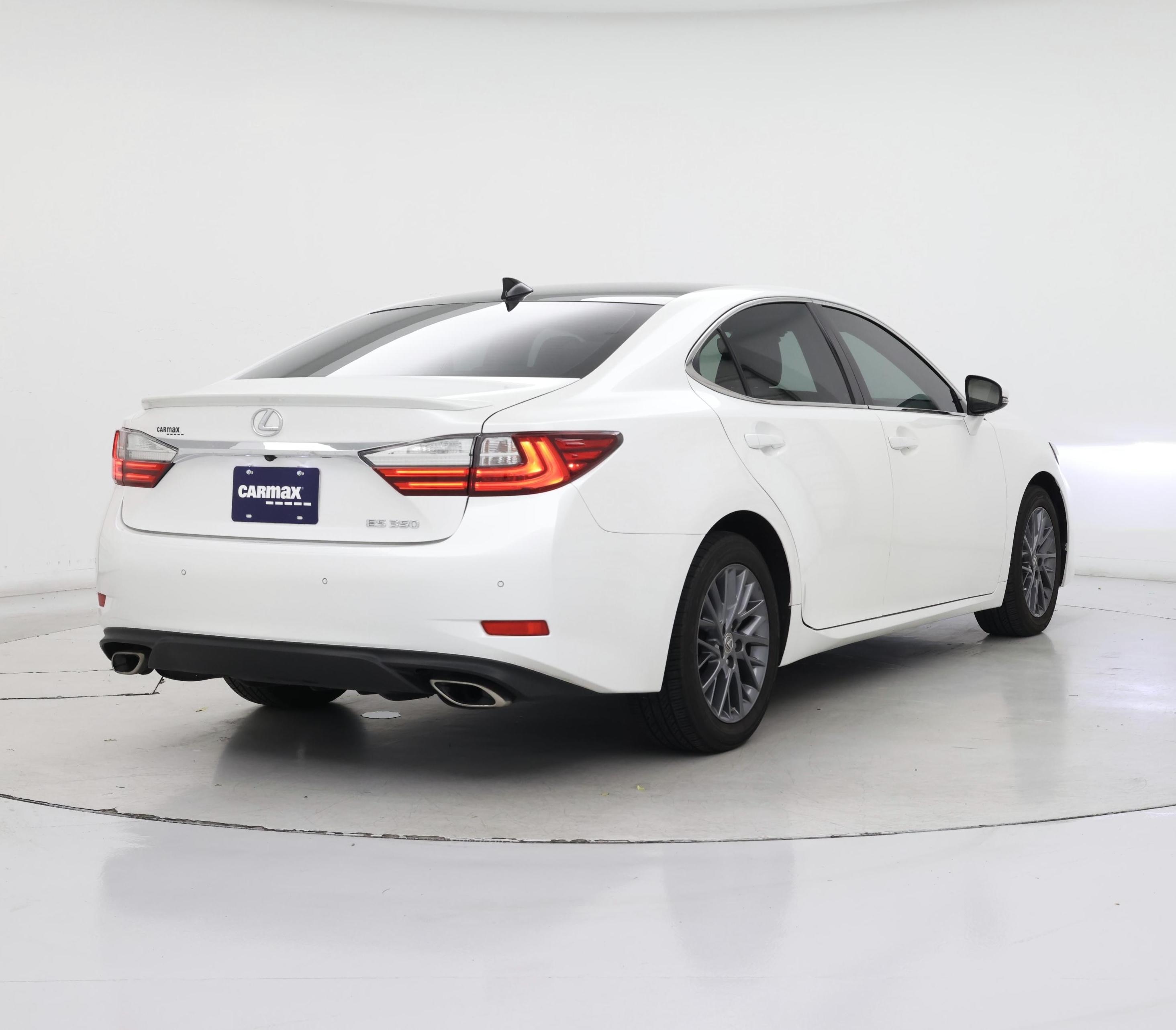 Thumbnail: 2018 Lexus ES - 8